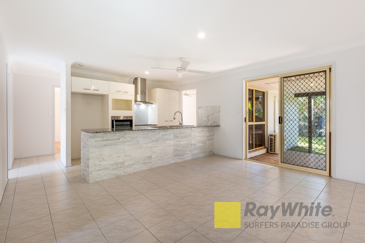 4 Edgeworth Place, Helensvale, QLD 4212