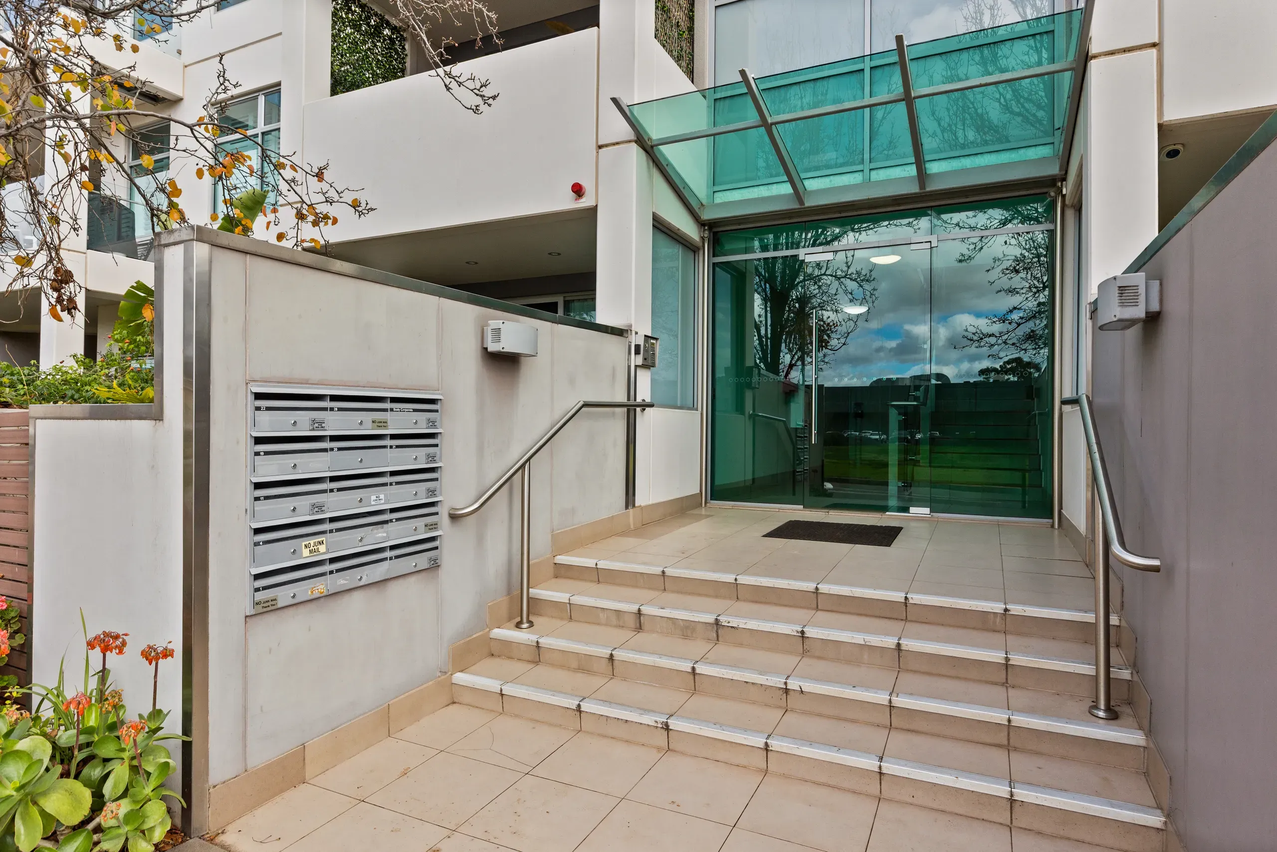 22/1 Burt Avenue — photo 15 of 16