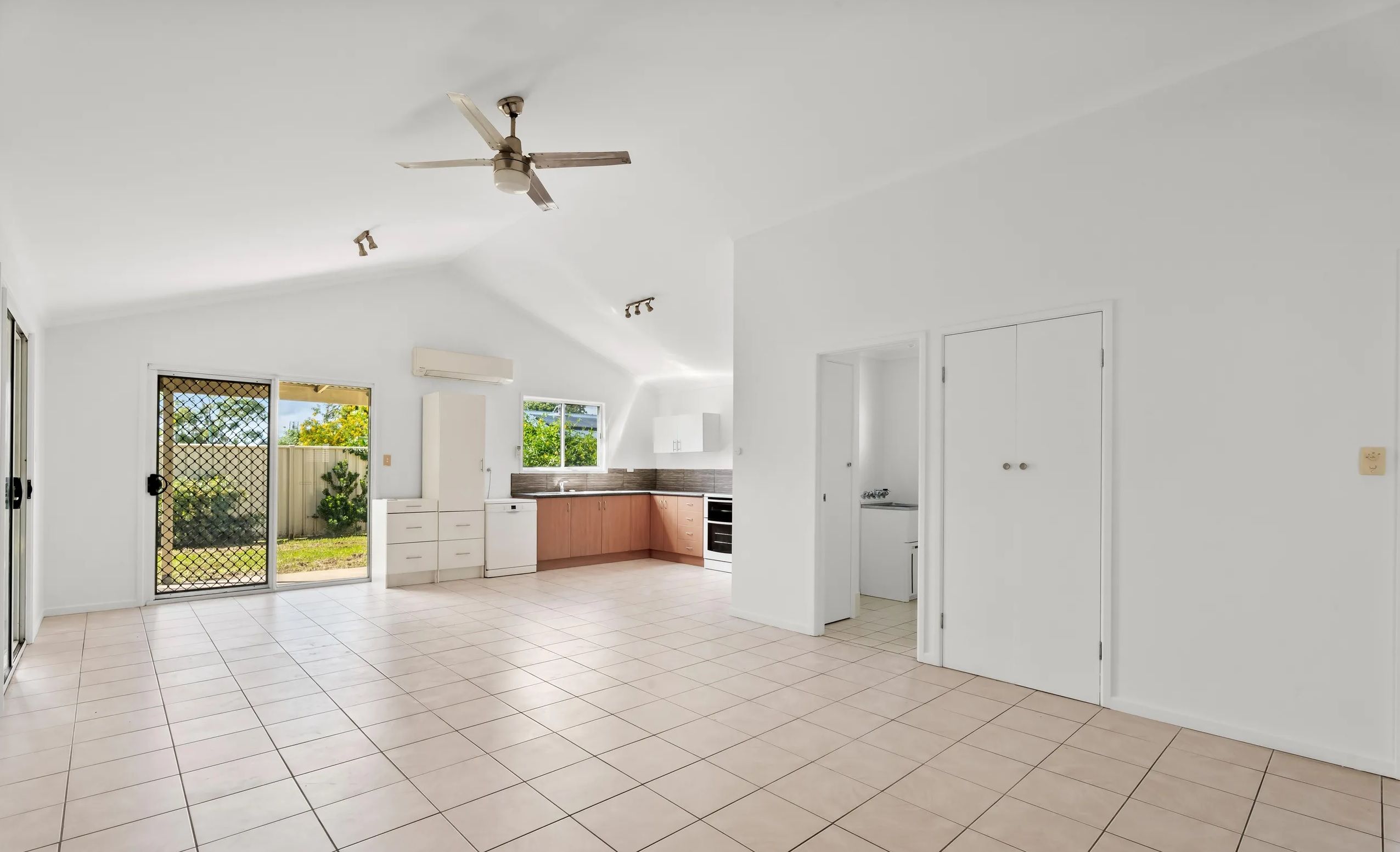 24 Blue Water Road, Booral, QLD 4655