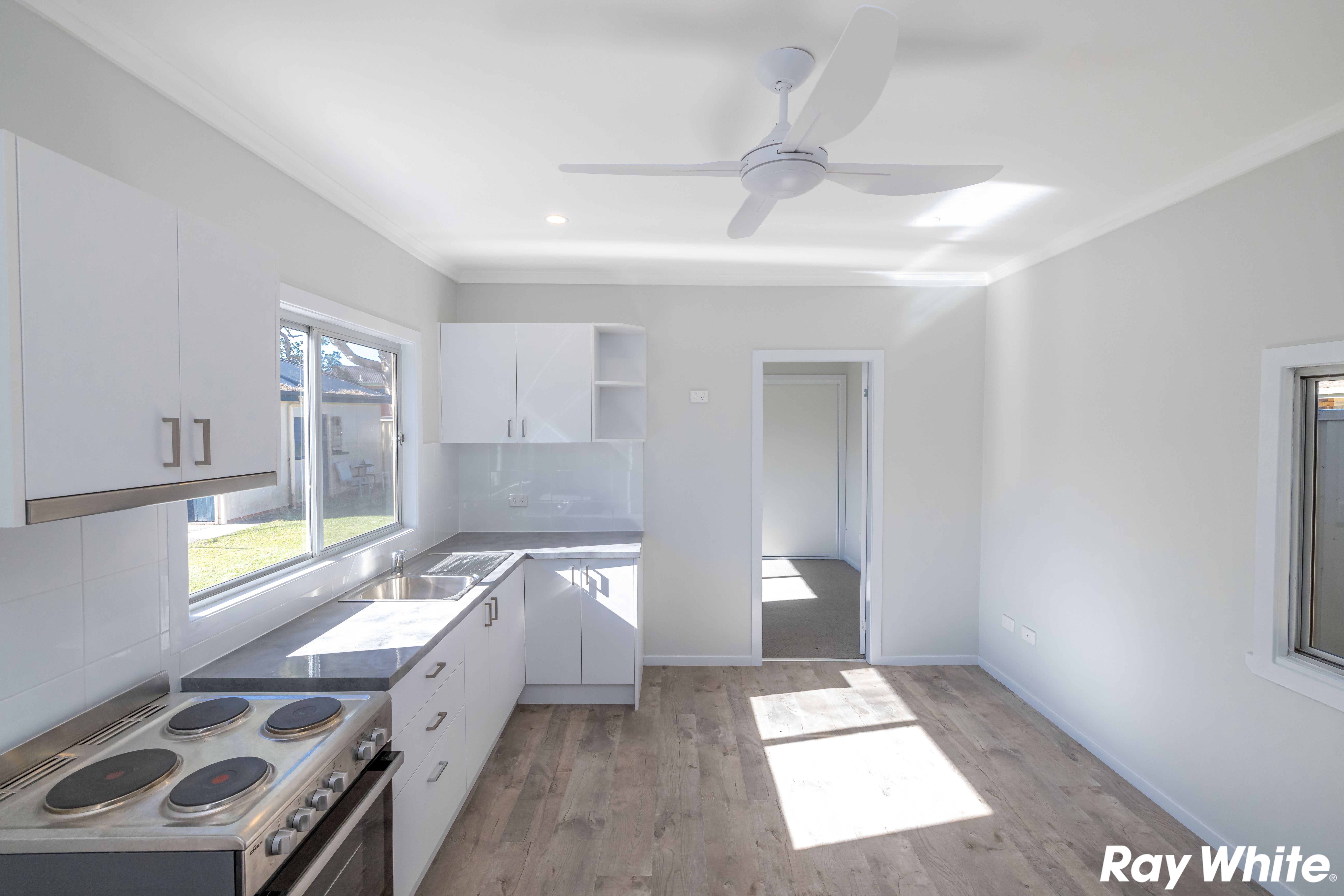 16 & 18 MacIntosh Street — photo 7 of 10