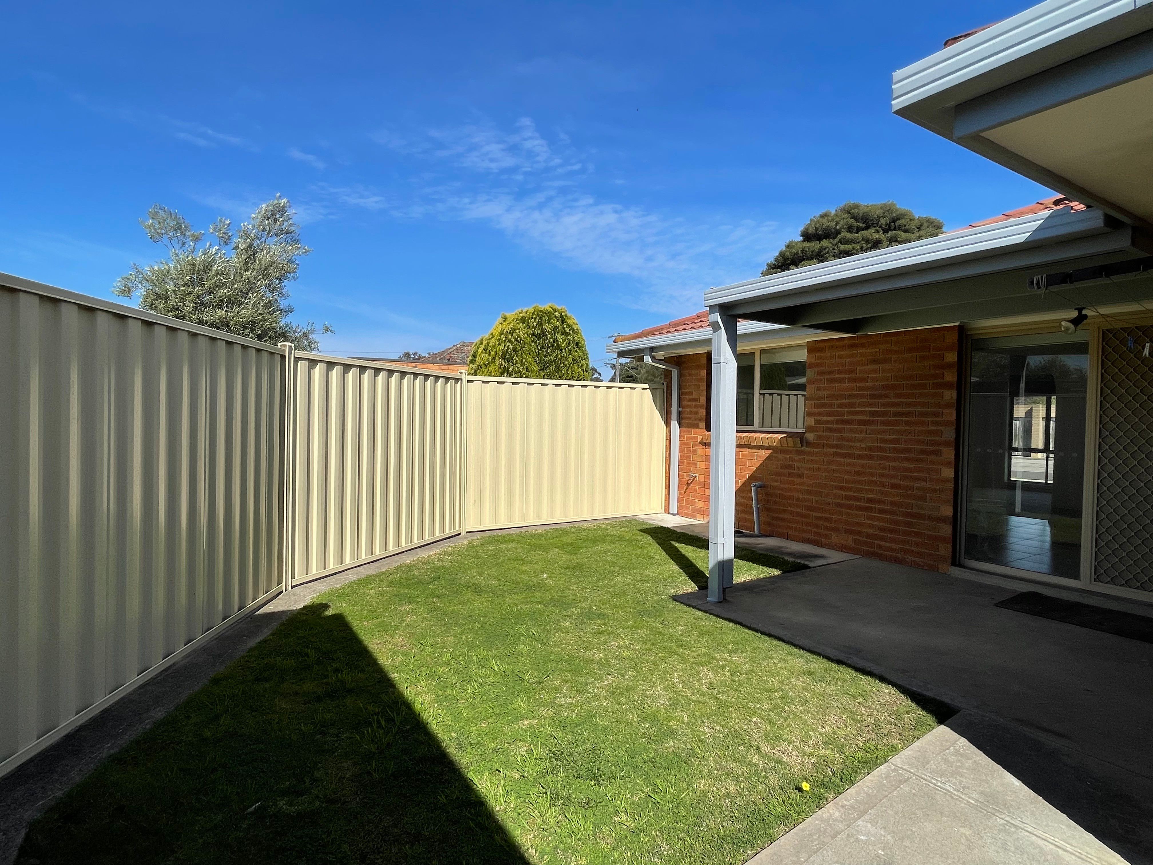 1/2 Edwards Street — photo 9 of 10