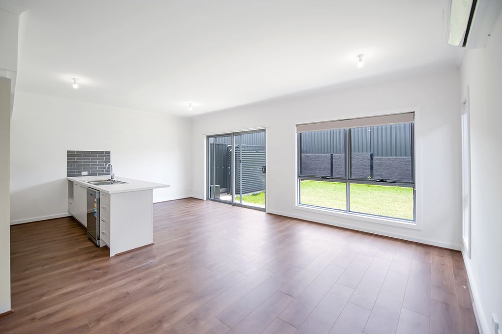 18 Salcombe Way — photo 5 of 18