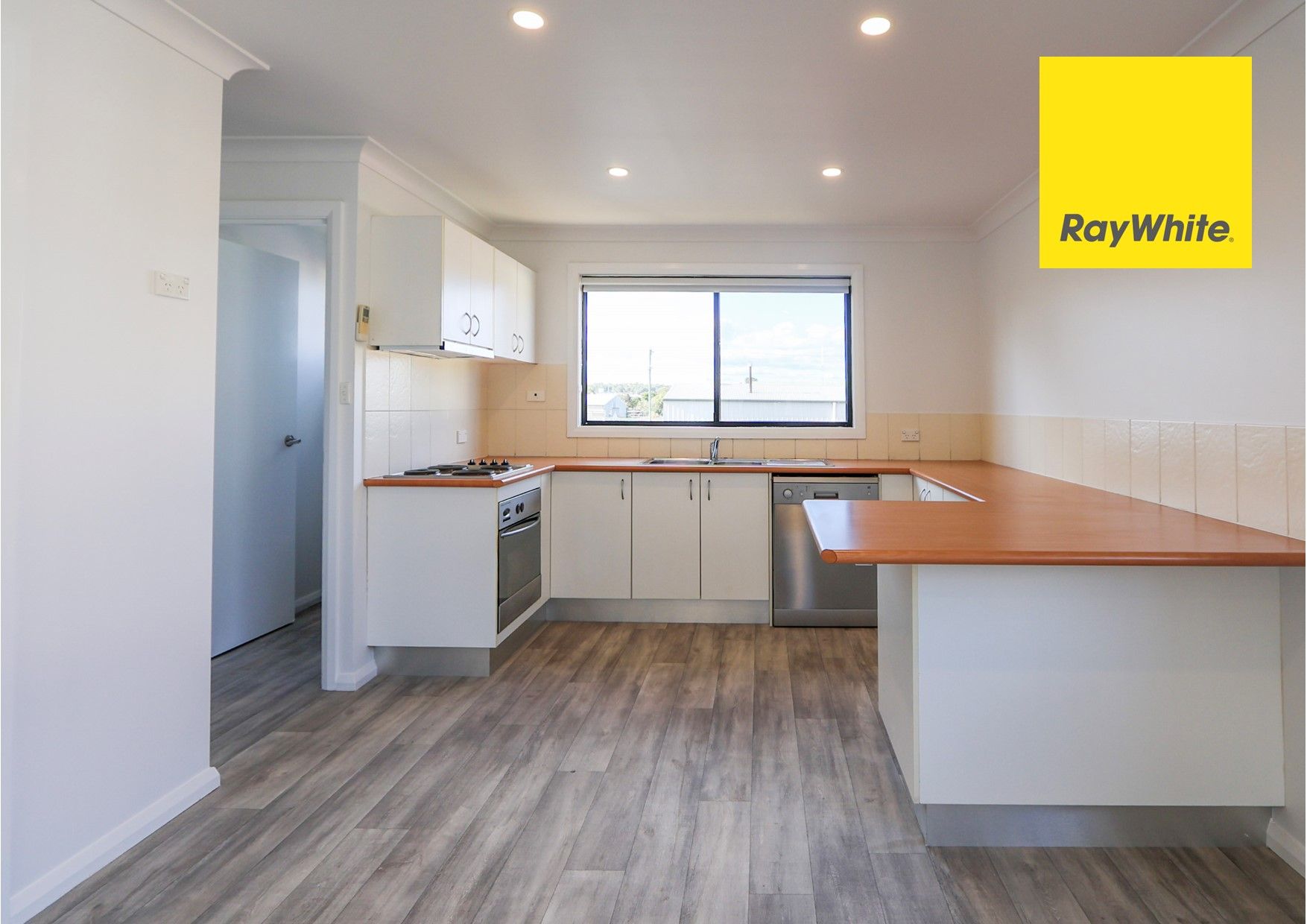 Unit 10/122 Evans Street — photo 4 of 16