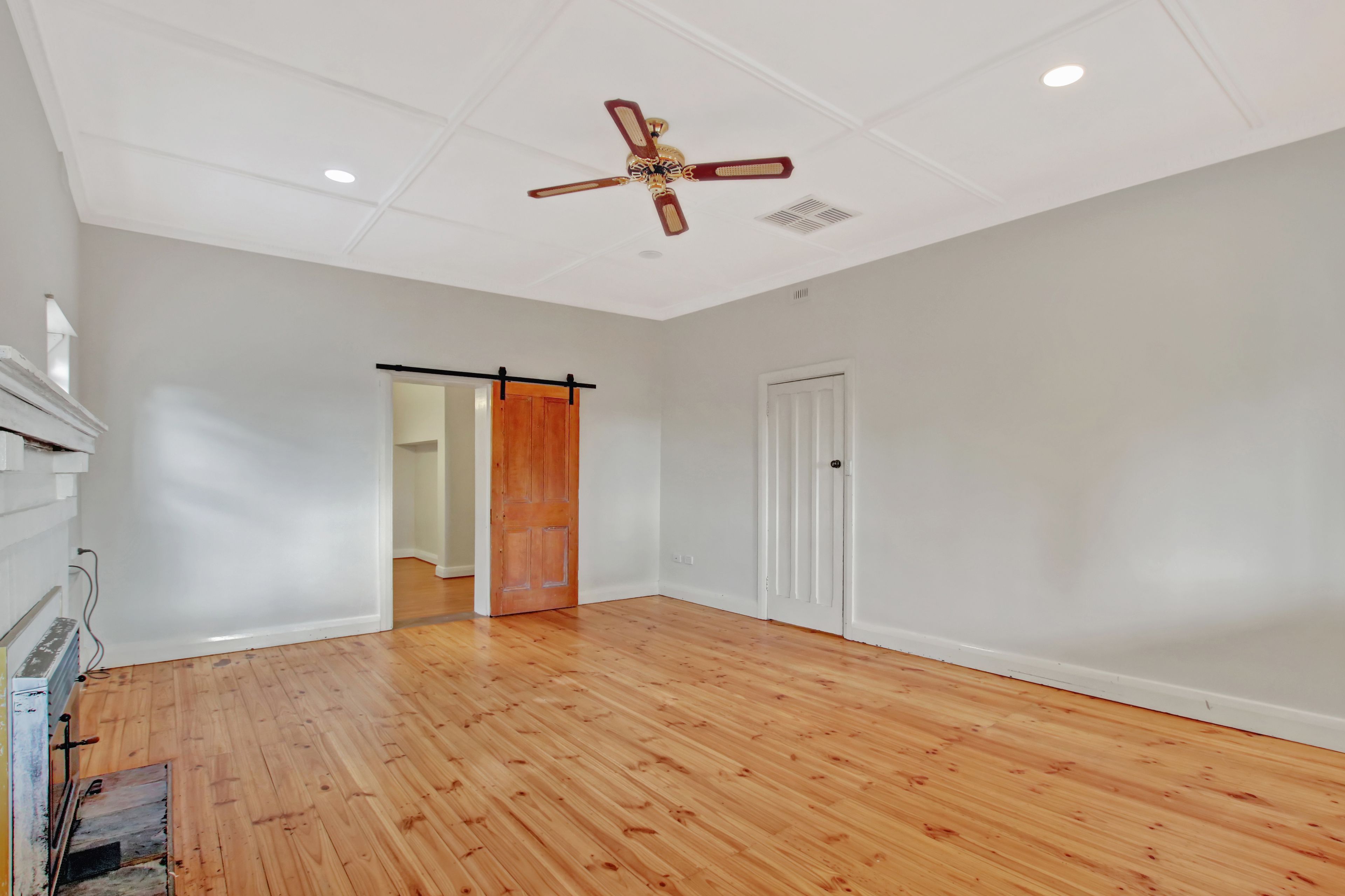 15 Thompson Street — photo 12 of 23
