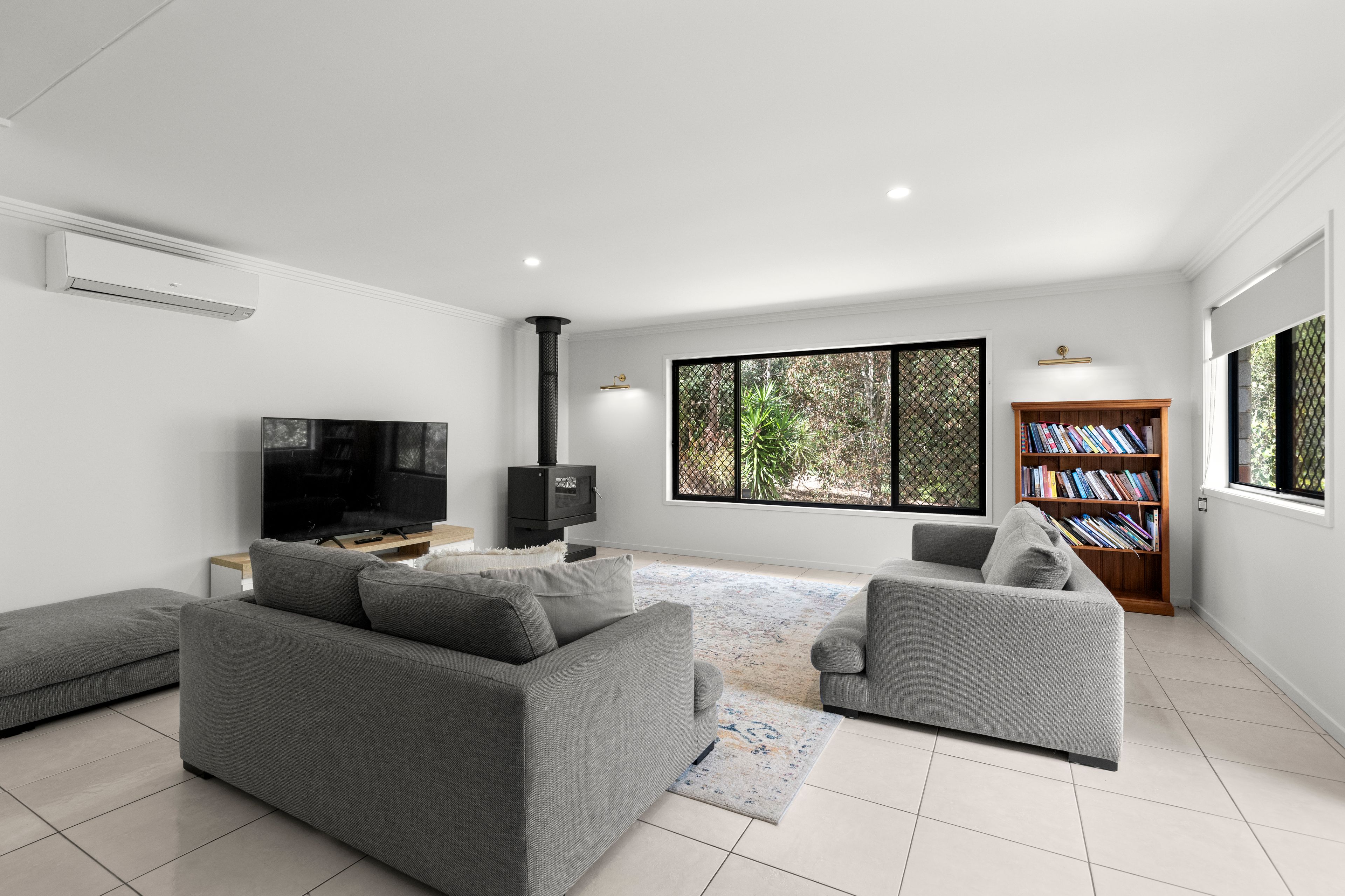 24 Mary Bale Drive, Tallebudgera, QLD 4228