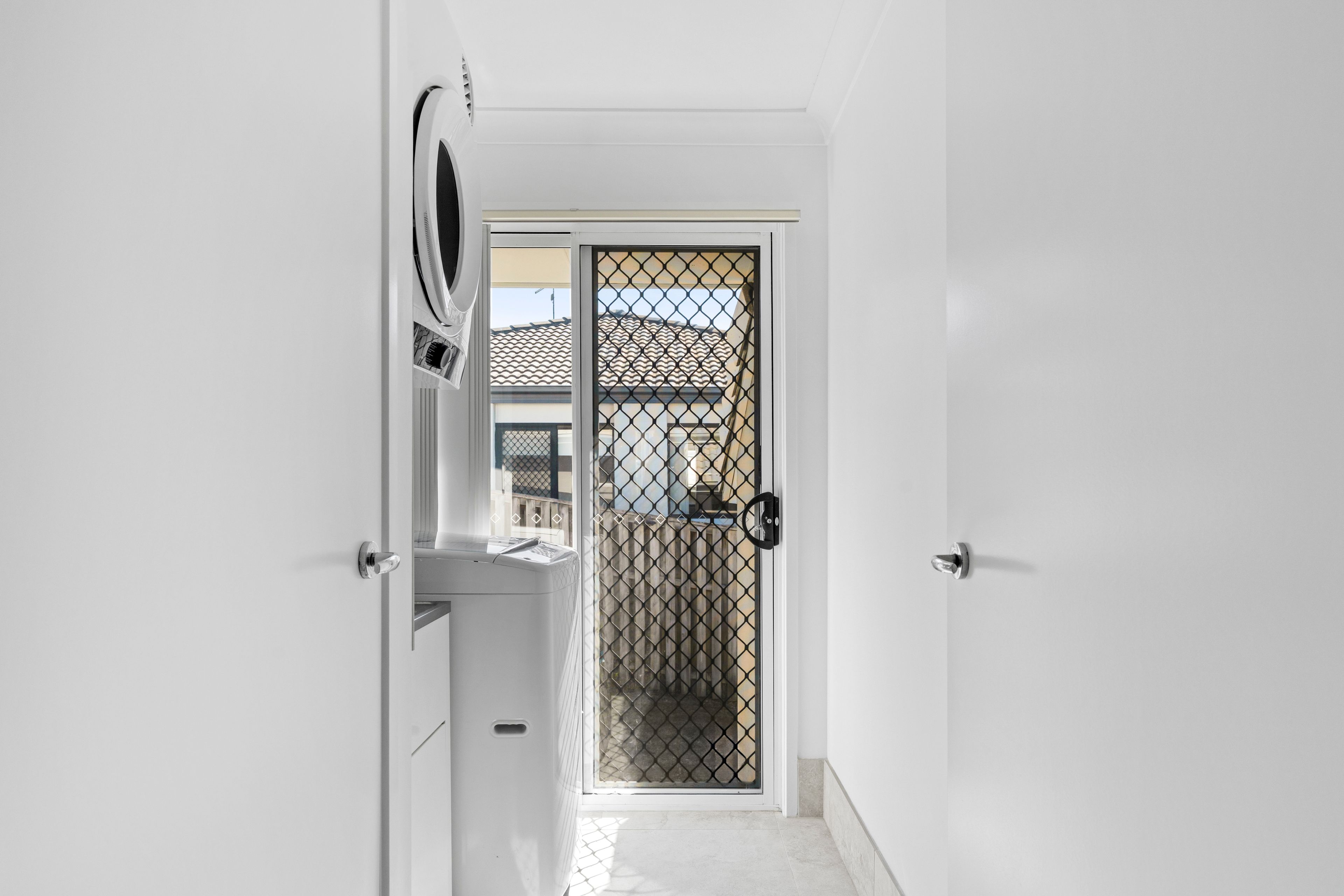 28 Carmen Court — photo 16 of 26