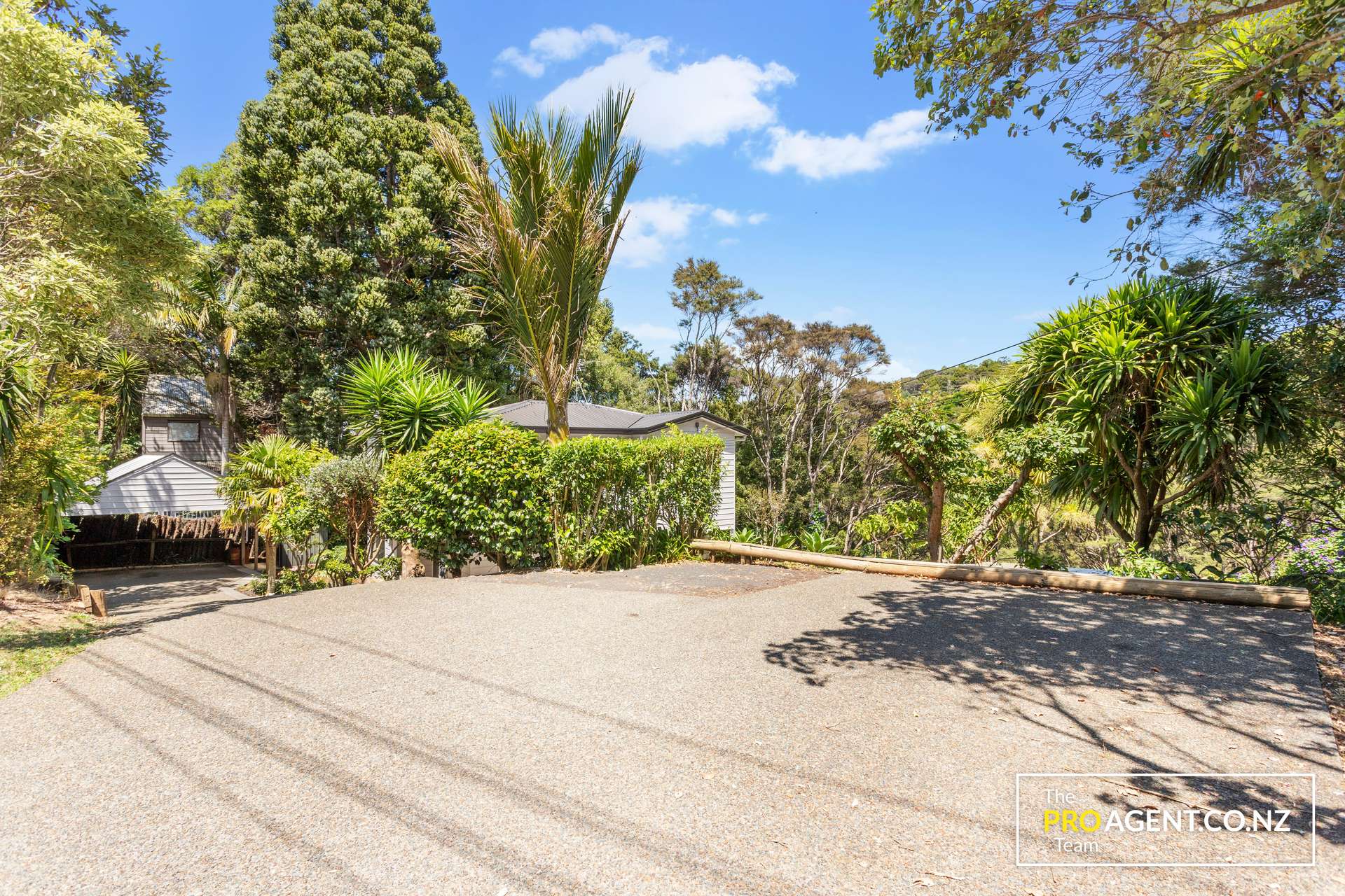 352 Huia Road photo 19