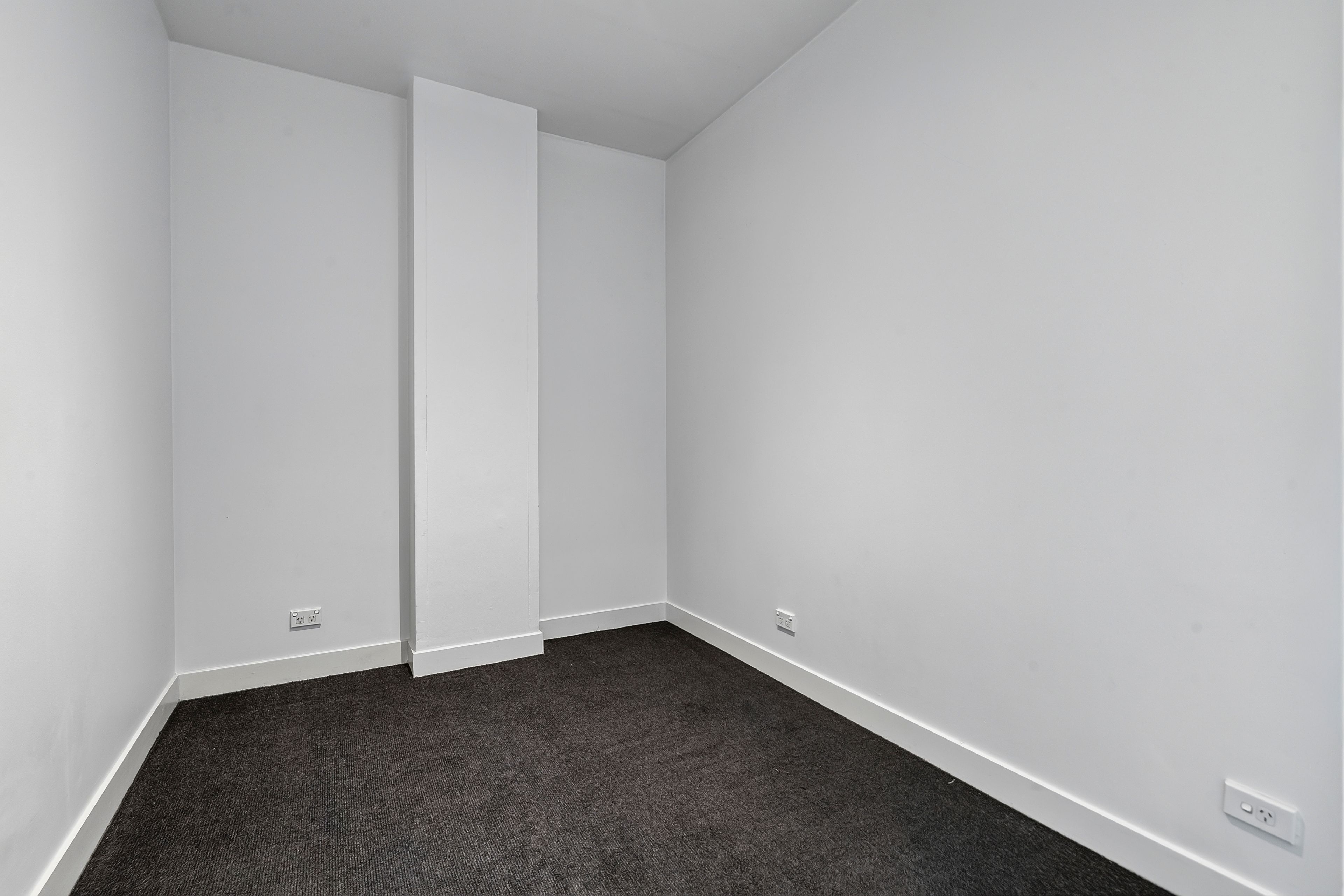 906/325 Collins Street — photo 9 of 10