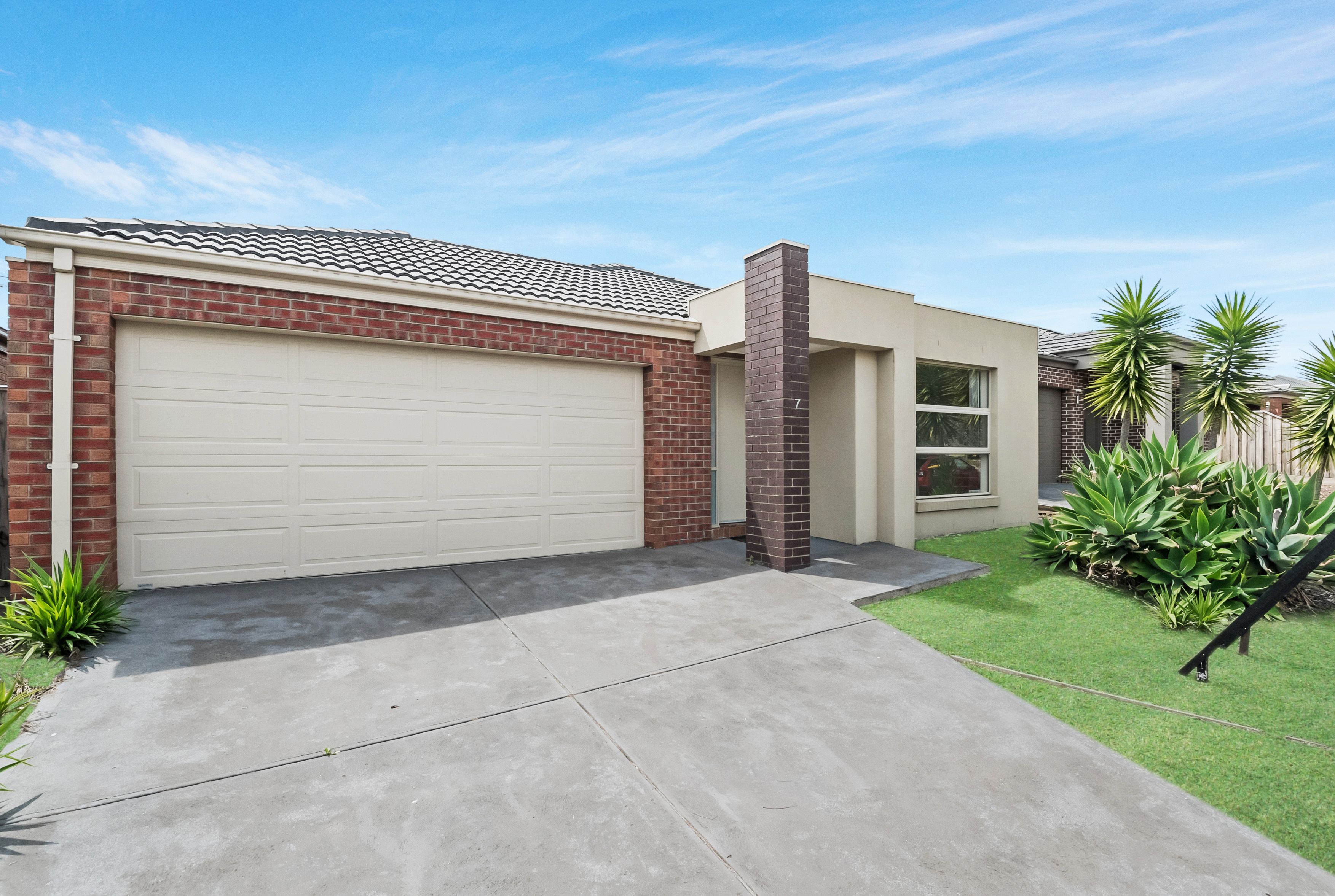 7 Grasswren Rise, South Morang, VIC 3752