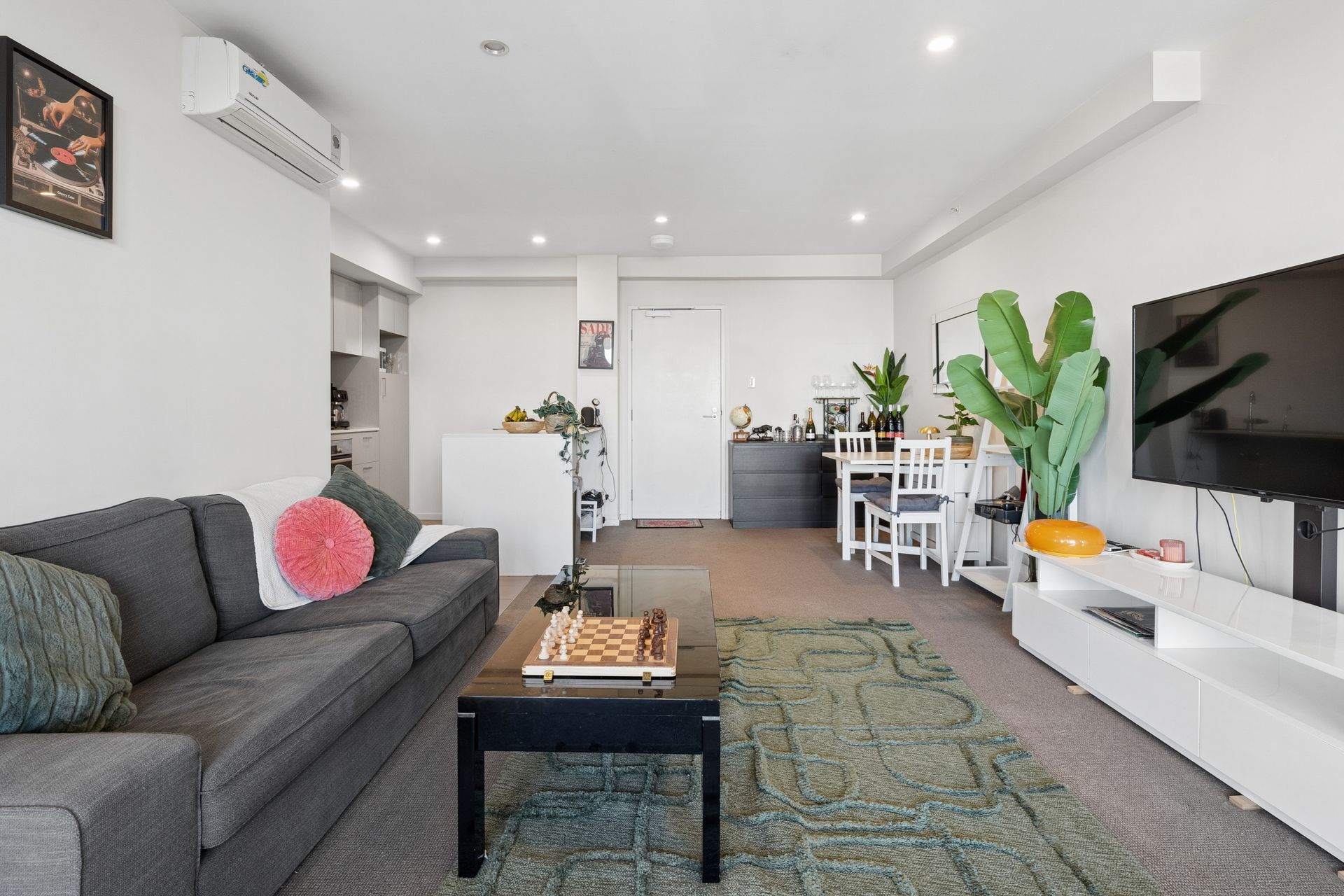 92/3 Homelea Court — photo 3 of 24