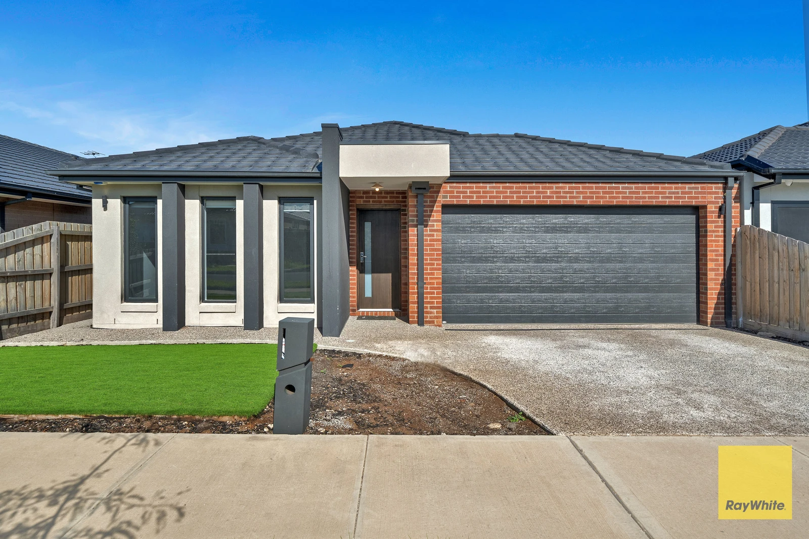 4 Readman Road, FRASER RISE, VIC 3336