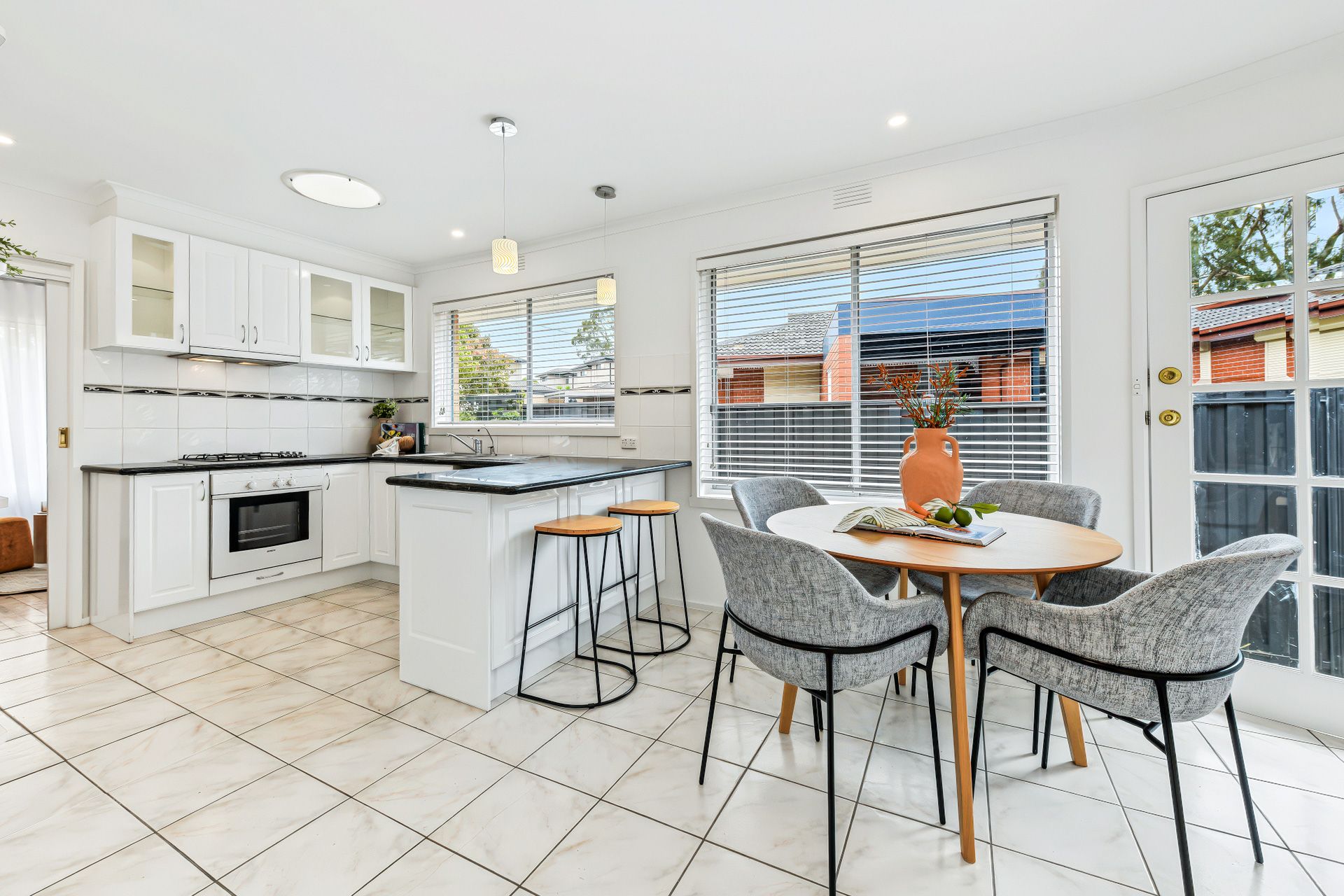 21 Lotus Crescent — photo 6 of 14