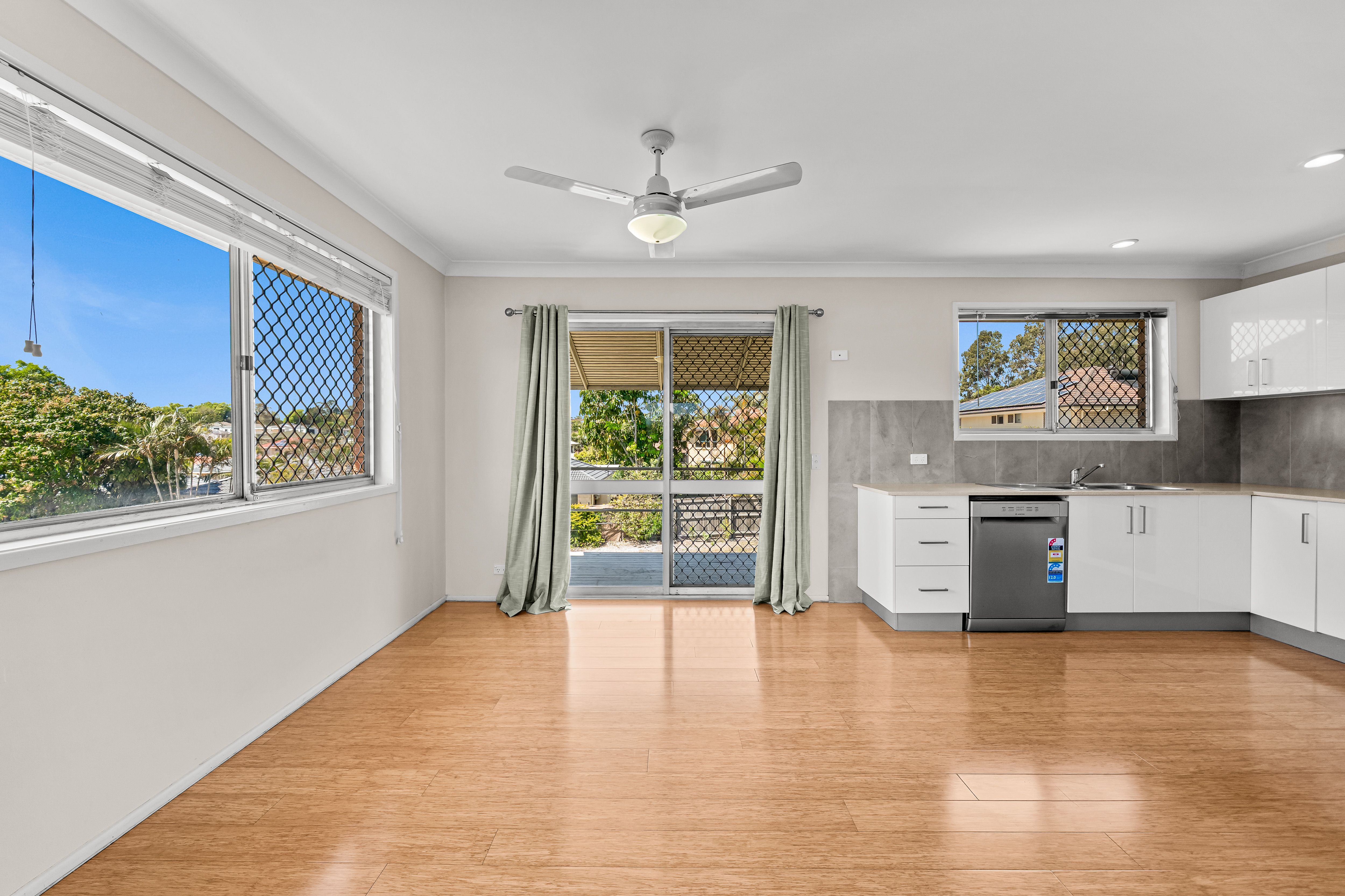 18 Devonlea Street — photo 8 of 30