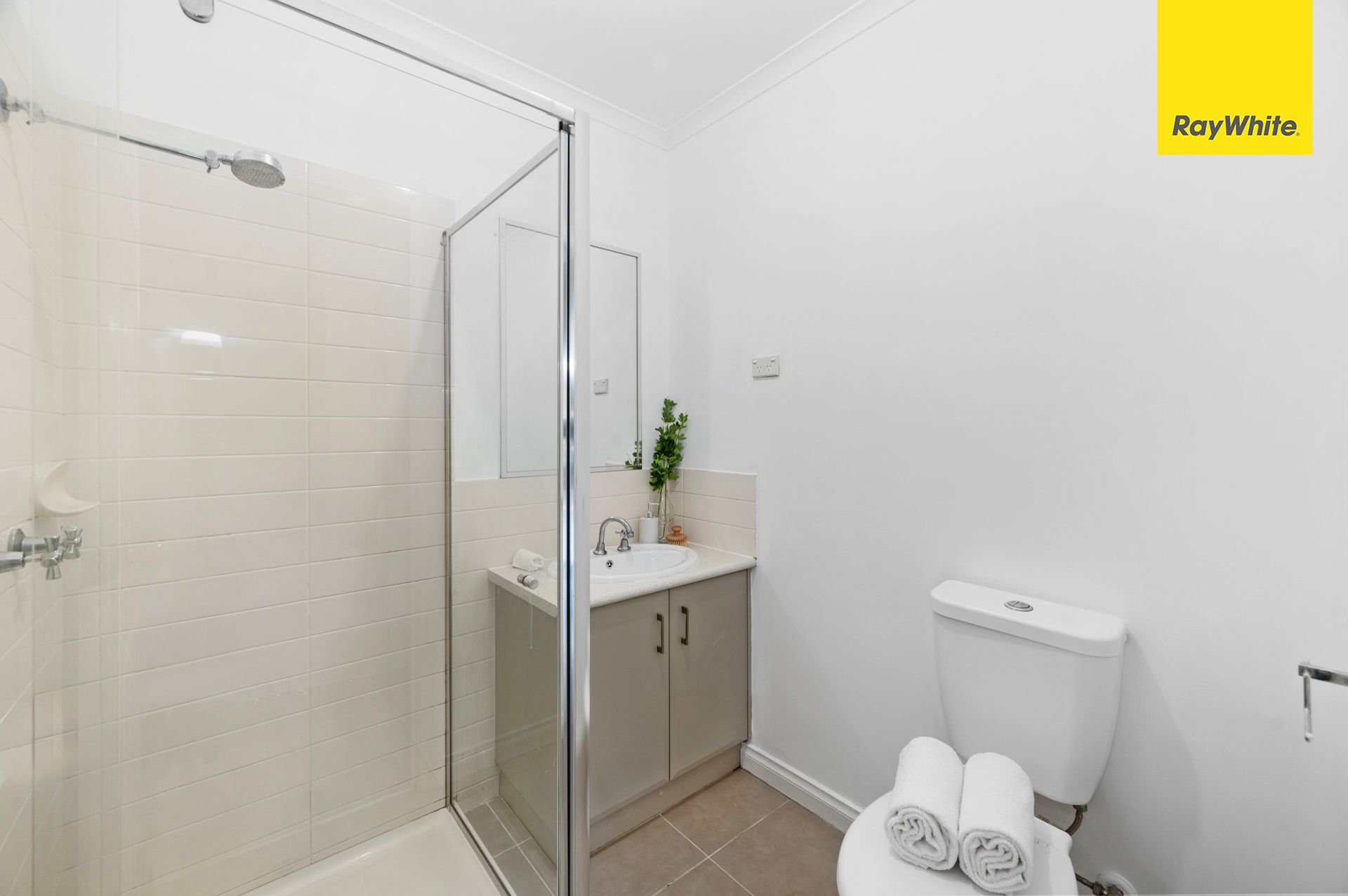 4/3 Austin Place — photo 4 of 15