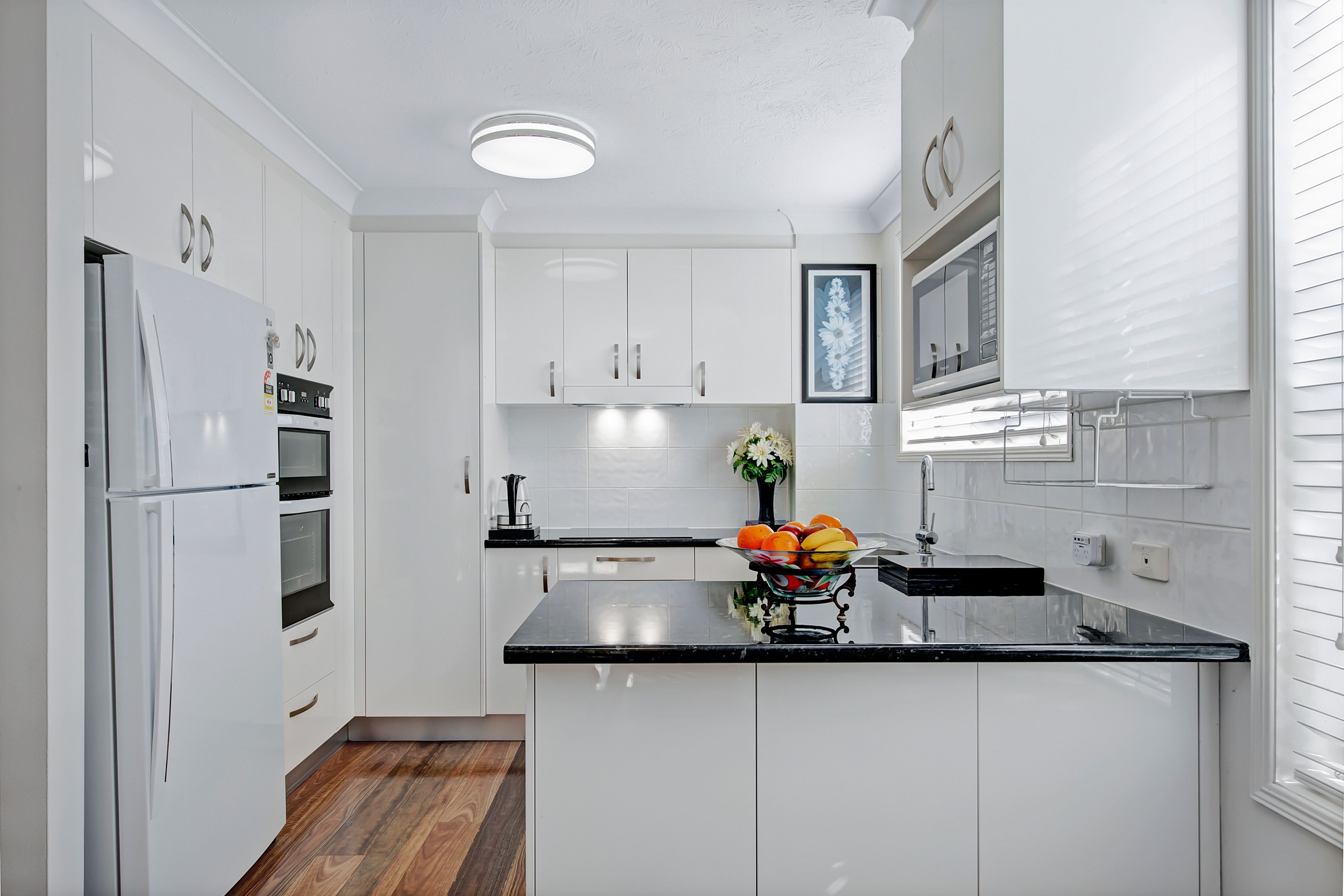 28 Dudley Street, Mermaid Beach QLD 4218