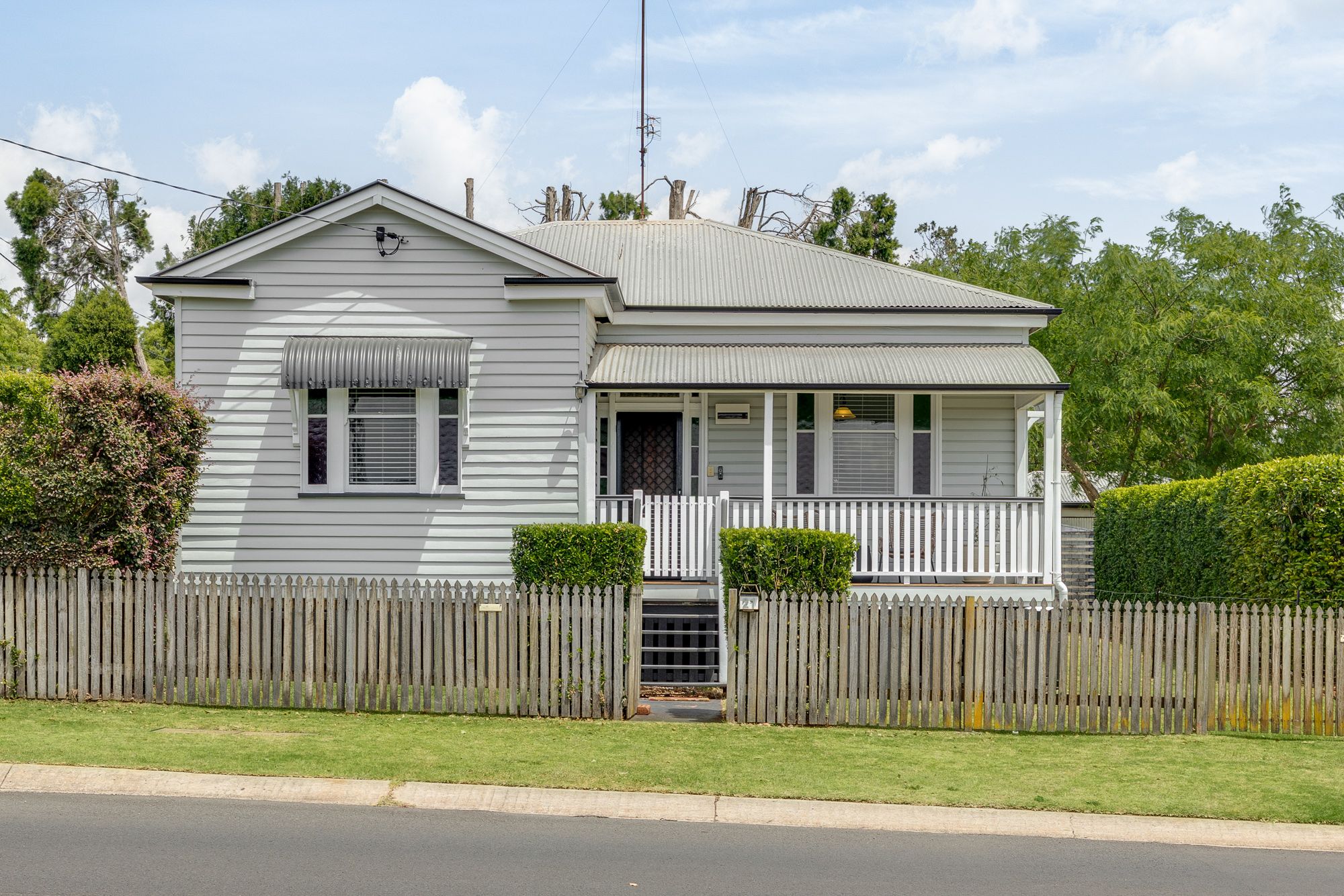 21 Burton Street , Harristown QLD 4350