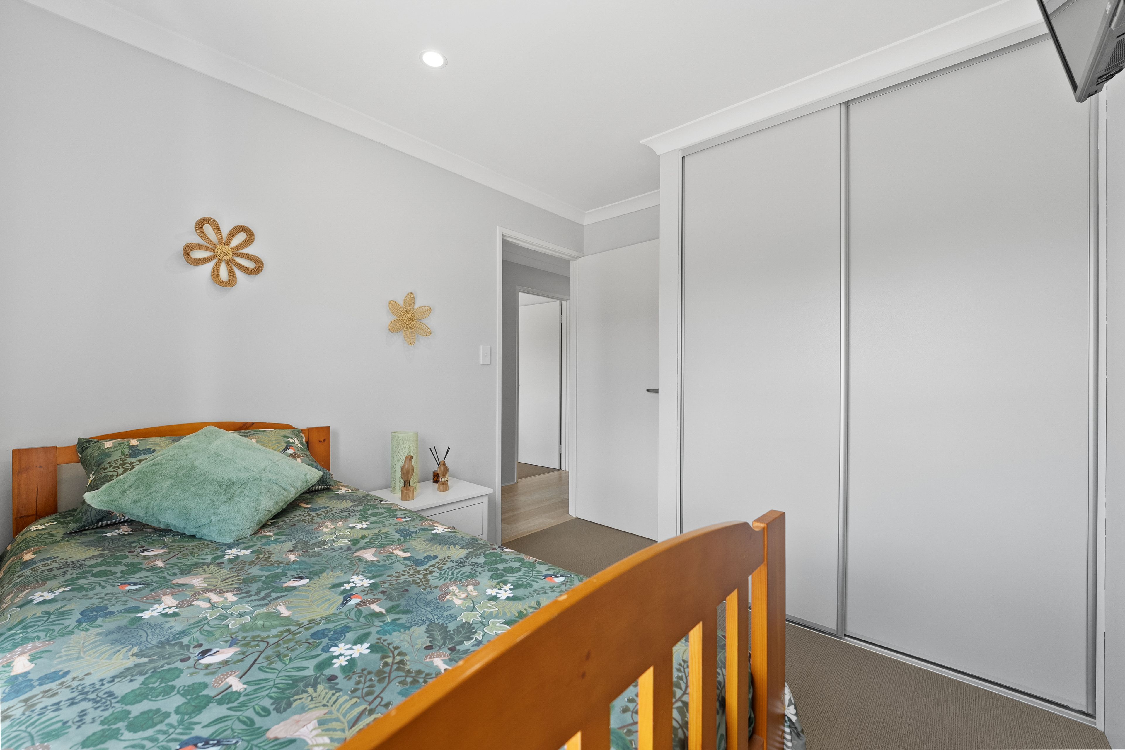 8 Arden Avenue — photo 11 of 30