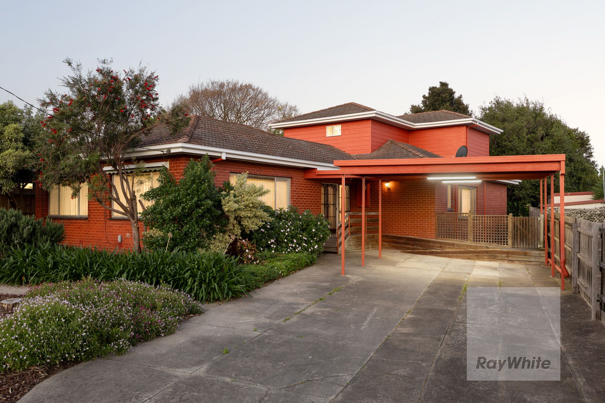 21 Bendoran Crescent — photo from Ray White Bundoora