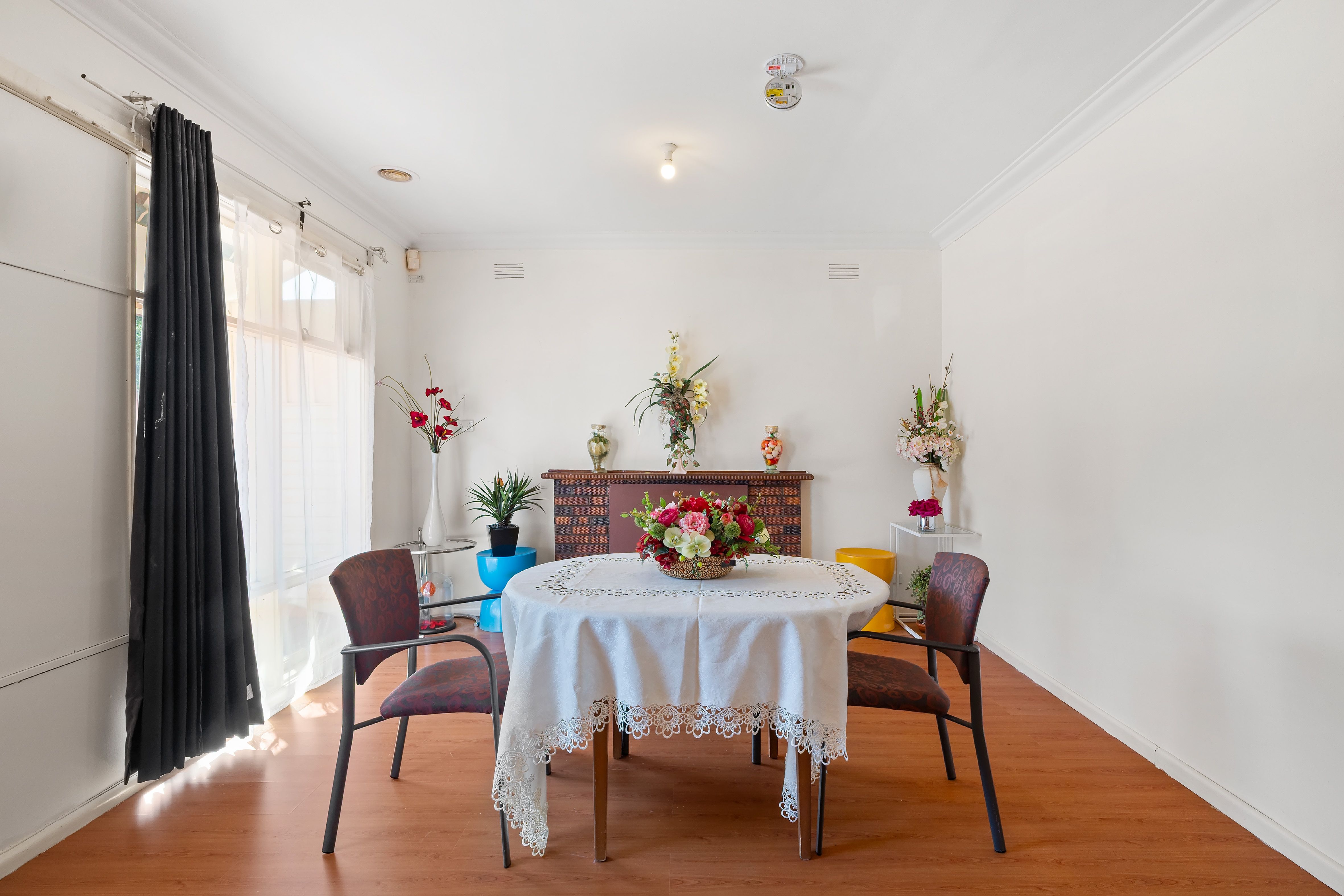 31 Alward Avenue — photo 4 of 9