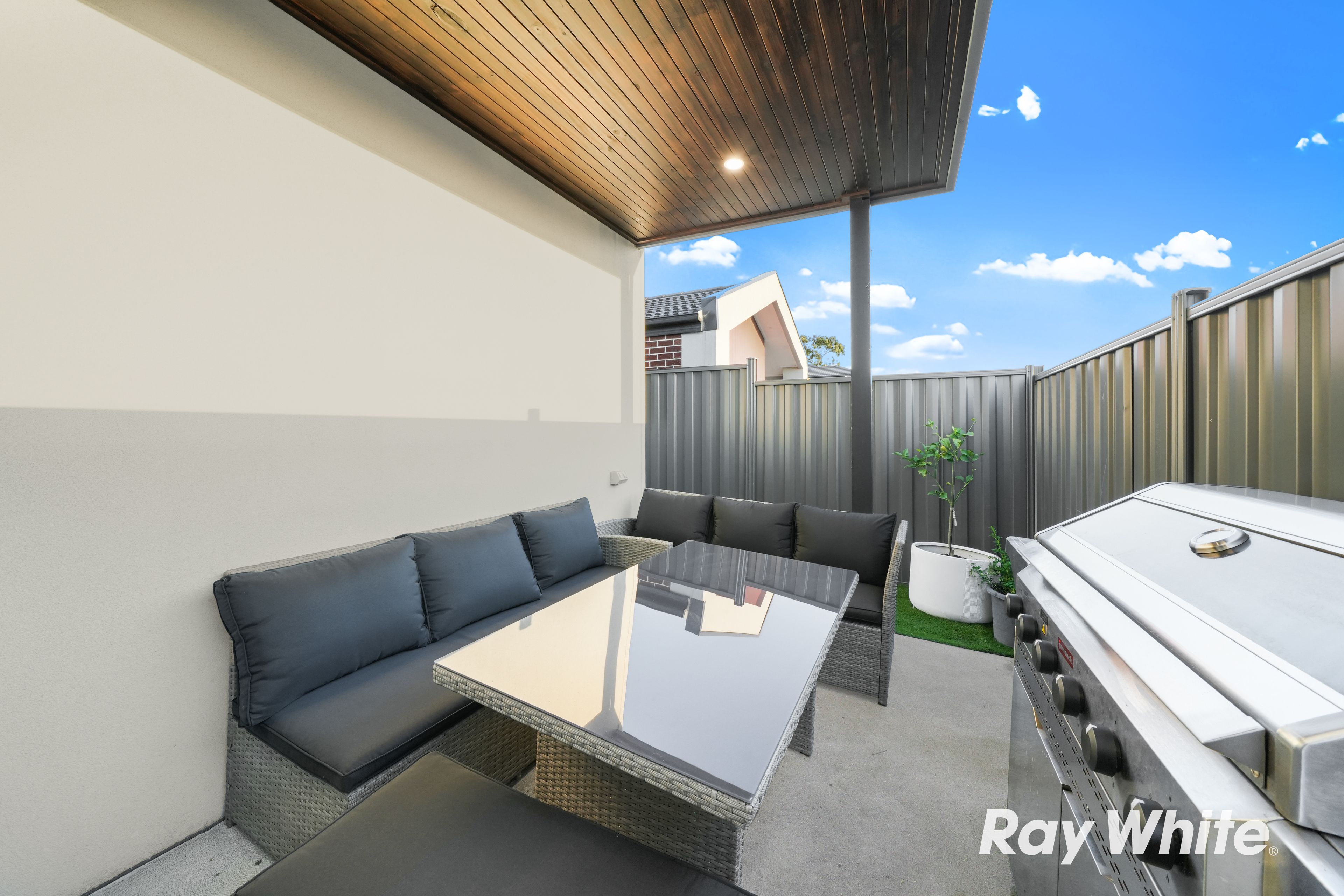 61 Brown Boulevard — photo 17 of 17