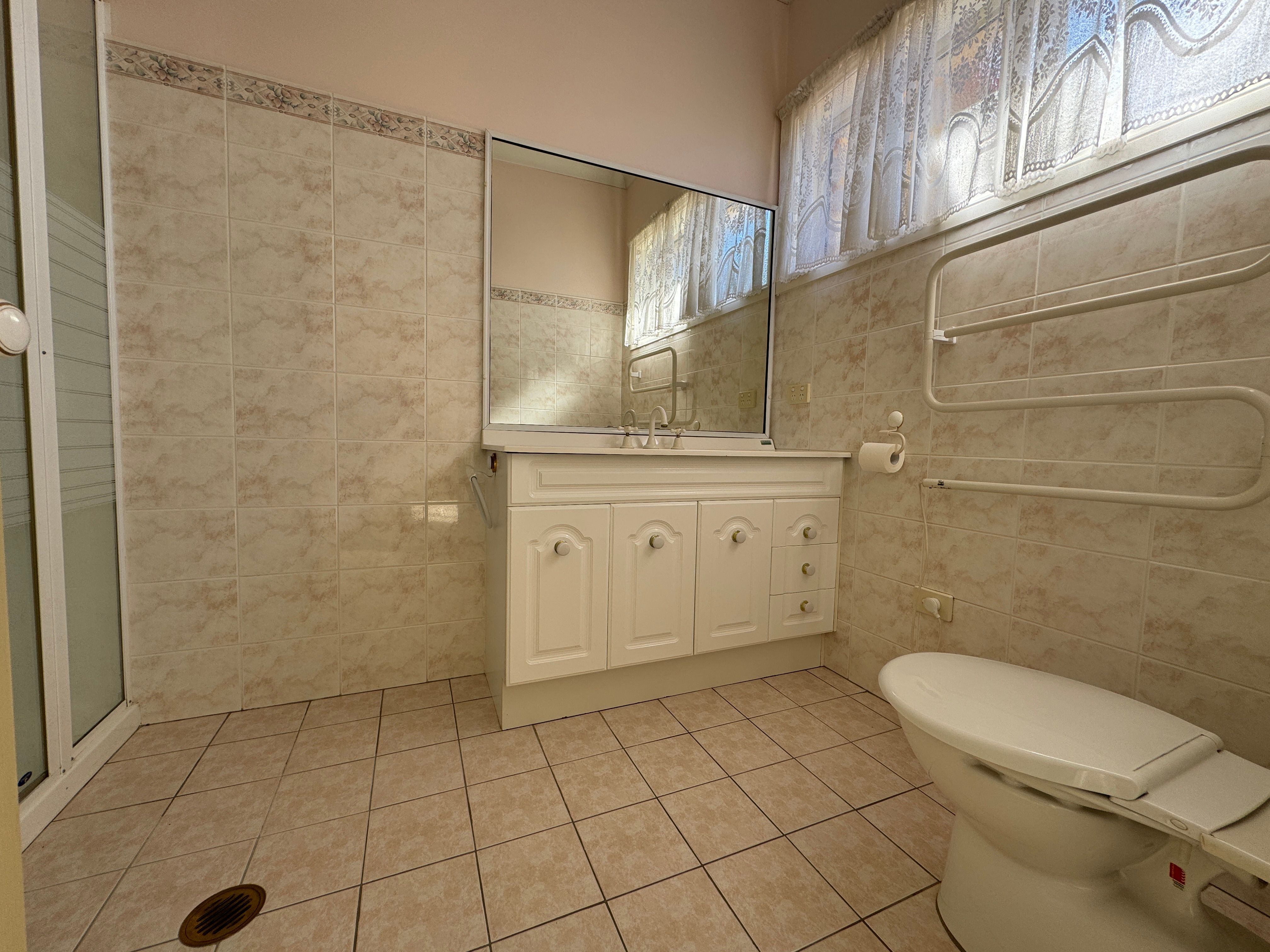 24 Howick Street — photo 11 of 17