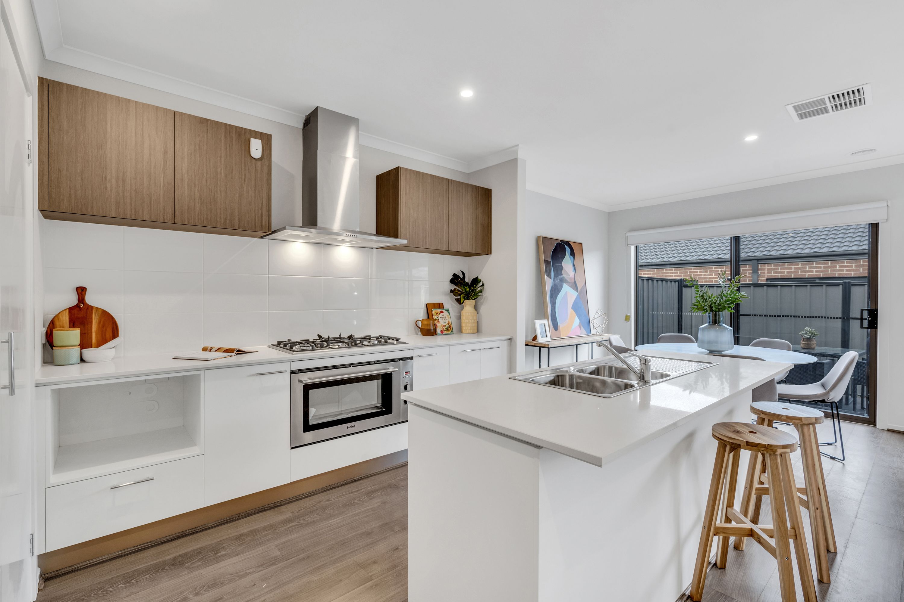 18 Quebec Avenue, Craigieburn, VIC 3064