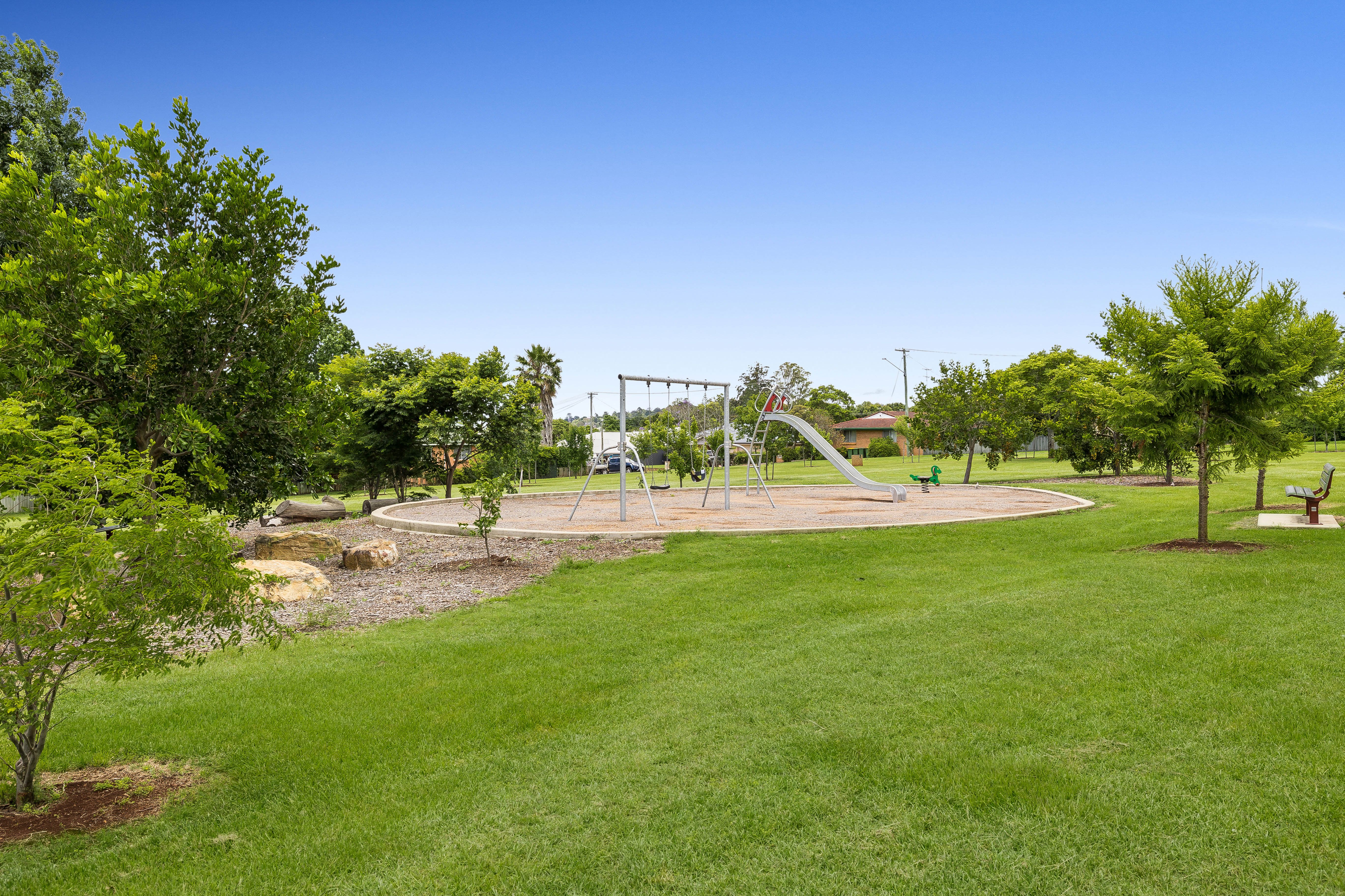 1 Eardley Street, Newtown, QLD 4350