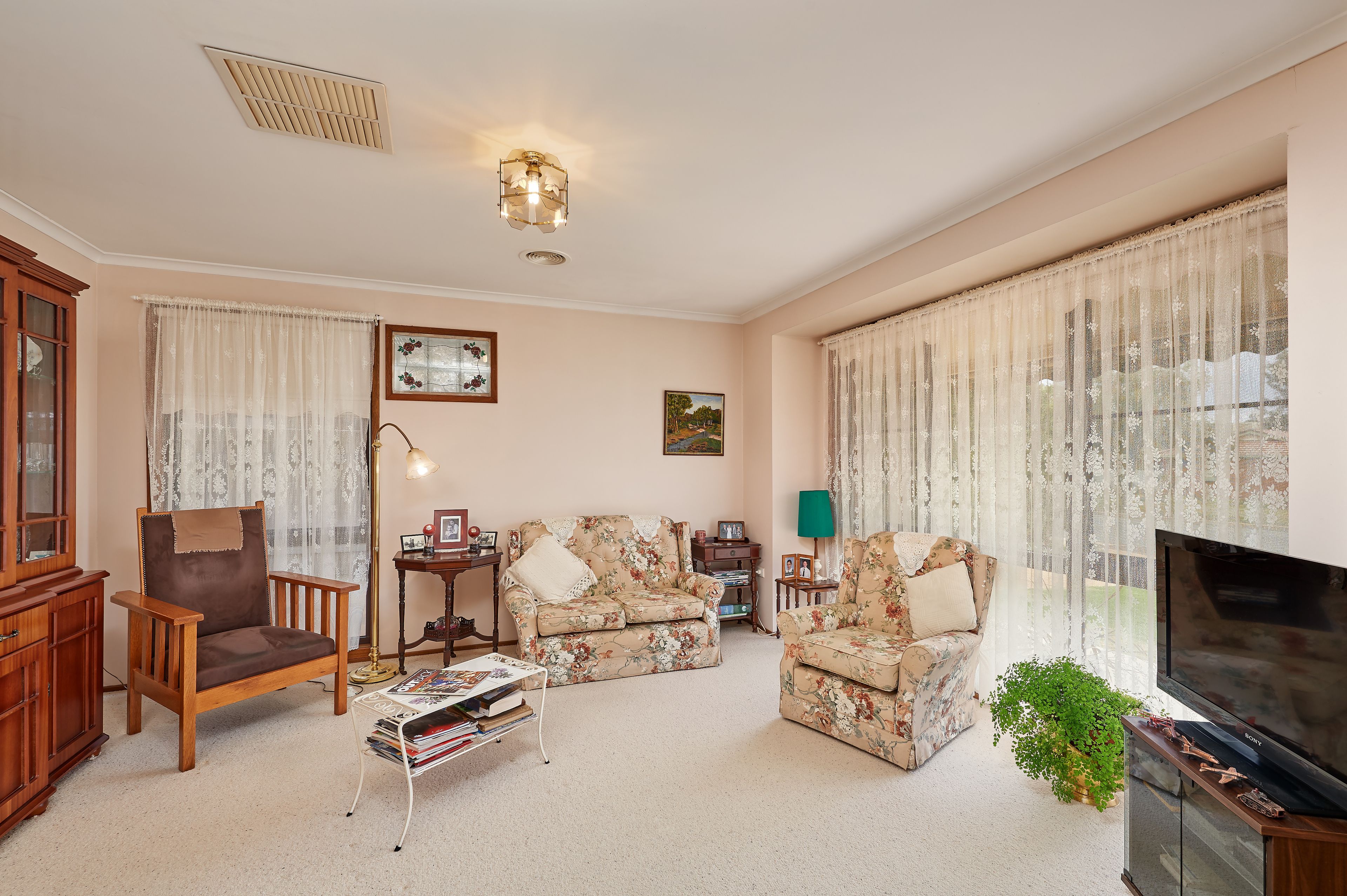 17 Crisp Drive, FLOWERDALE, NSW 2650