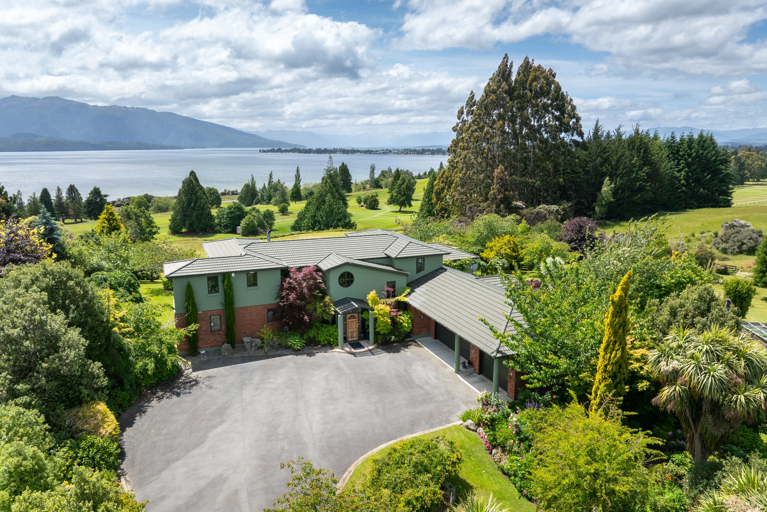 152 William Stephen Road, Te Anau, Southland District