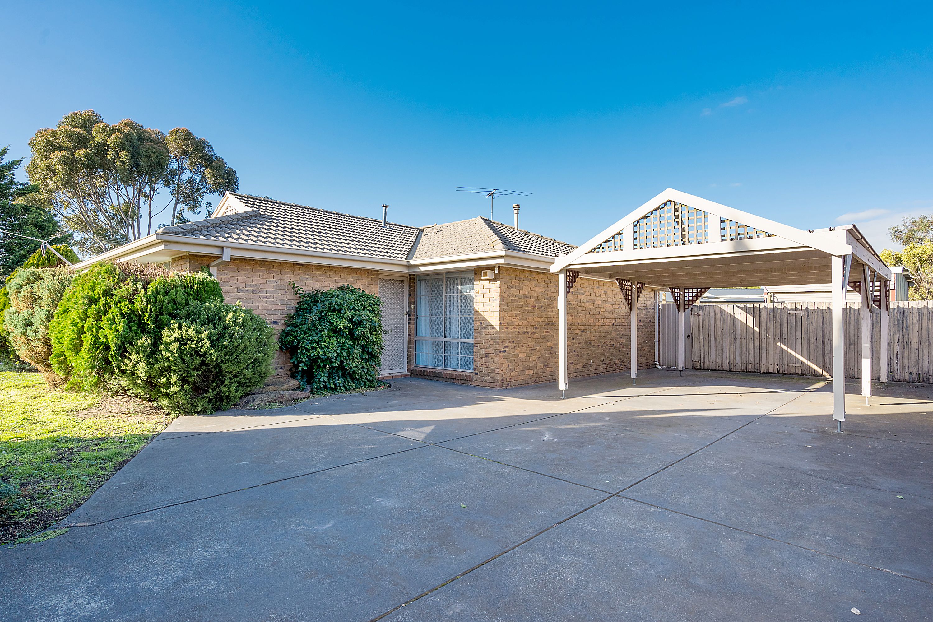 2 Lydd Court, Craigieburn, VIC 3064