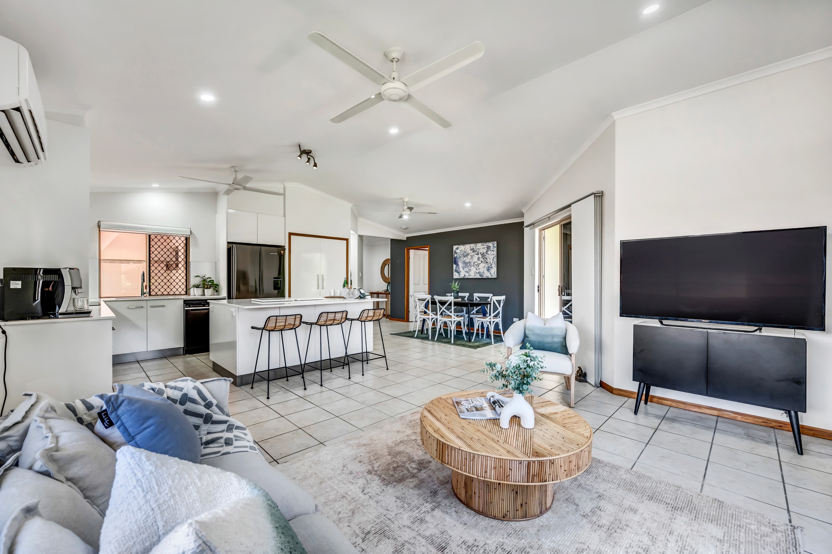 27 Crestbrook Drive, Mount Louisa, QLD 4814