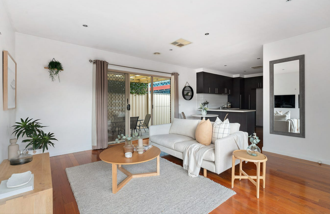 3/4 Richards Court, Brooklyn, VIC 3012