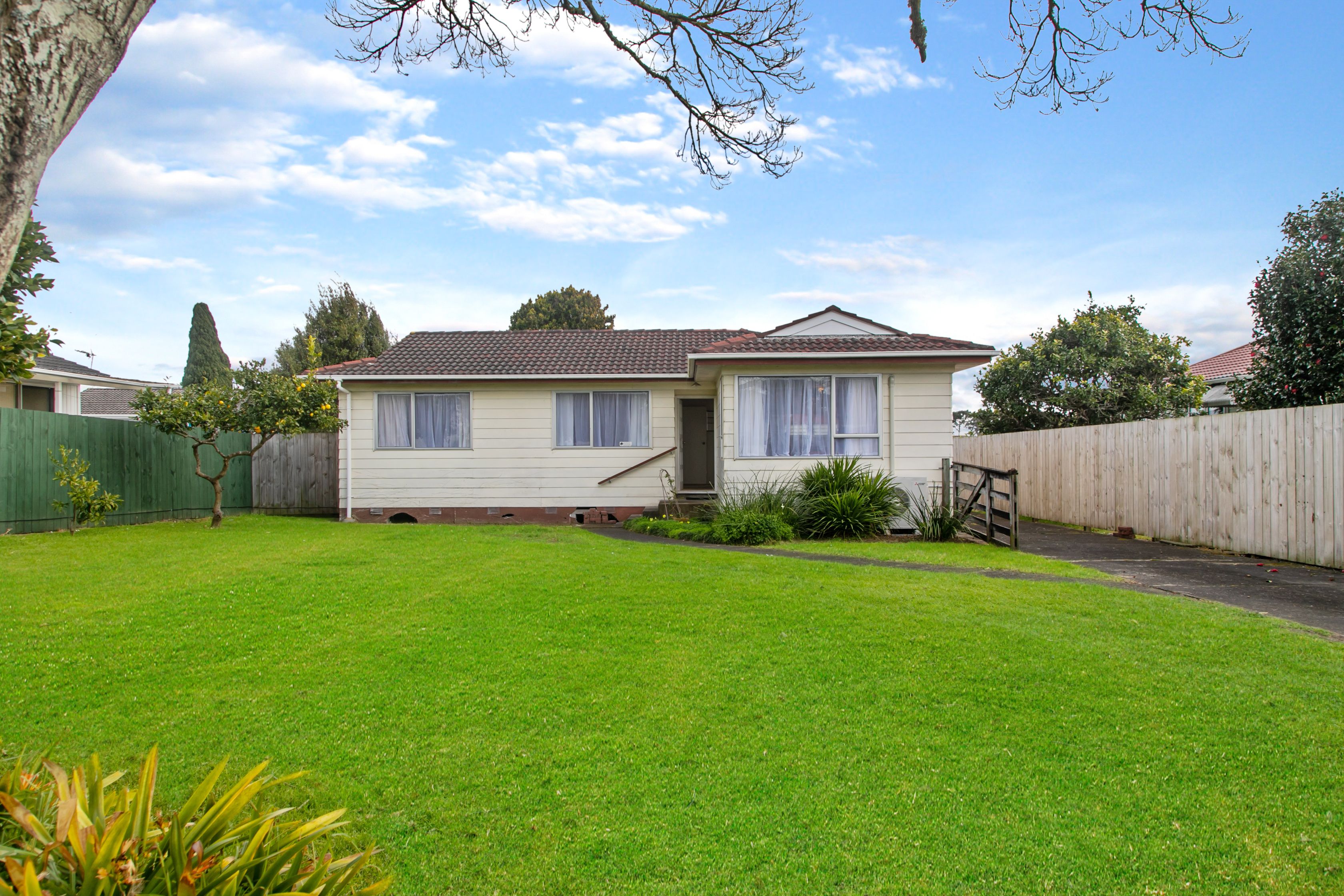 12 Crispian Place, Weymouth, Manukau City