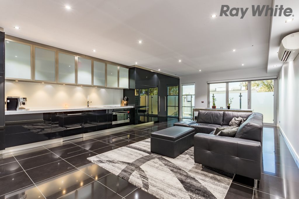 2/9 El Reno Crescent, Airport West, VIC 3042