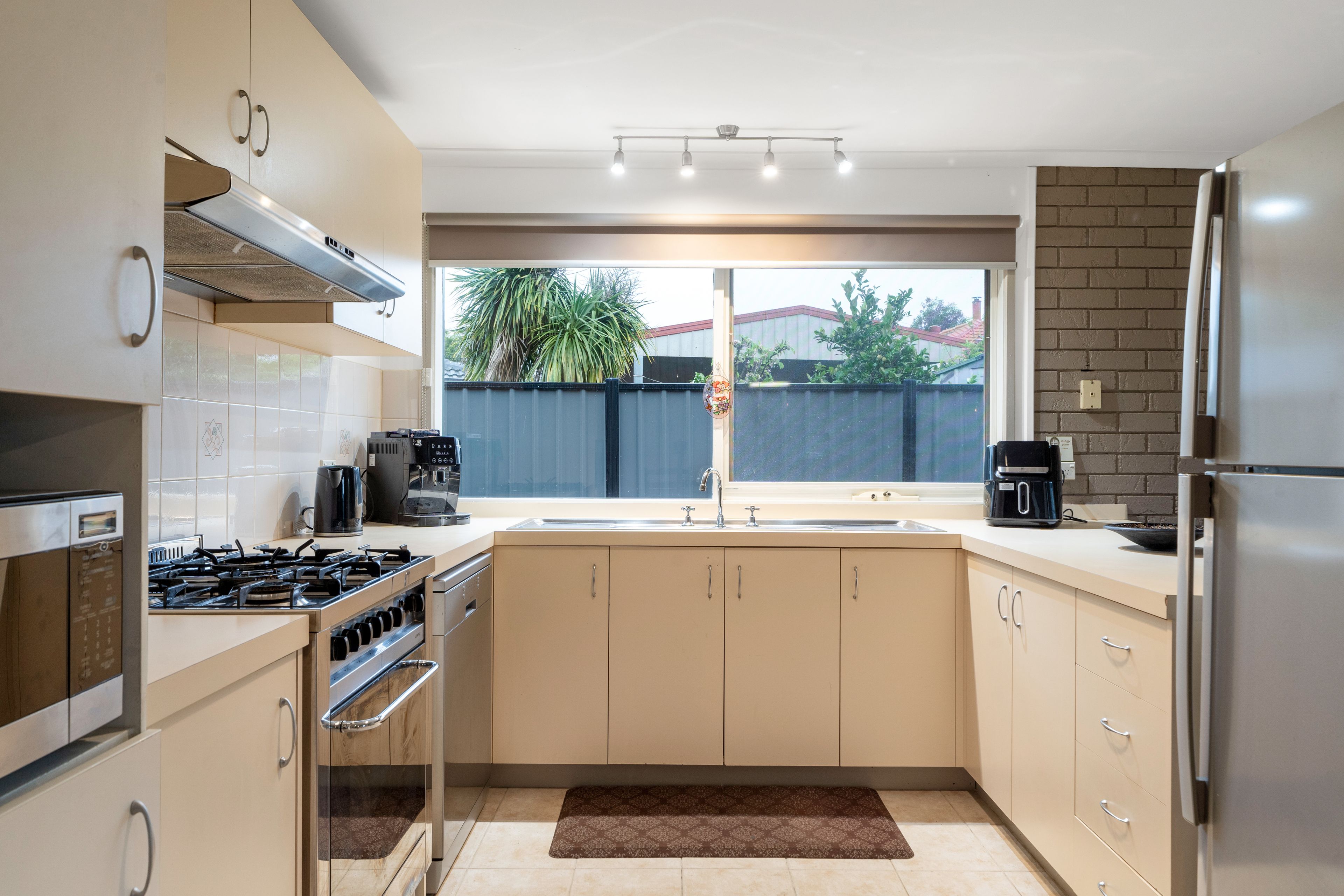 10 Sparkford Road — photo 10 of 24