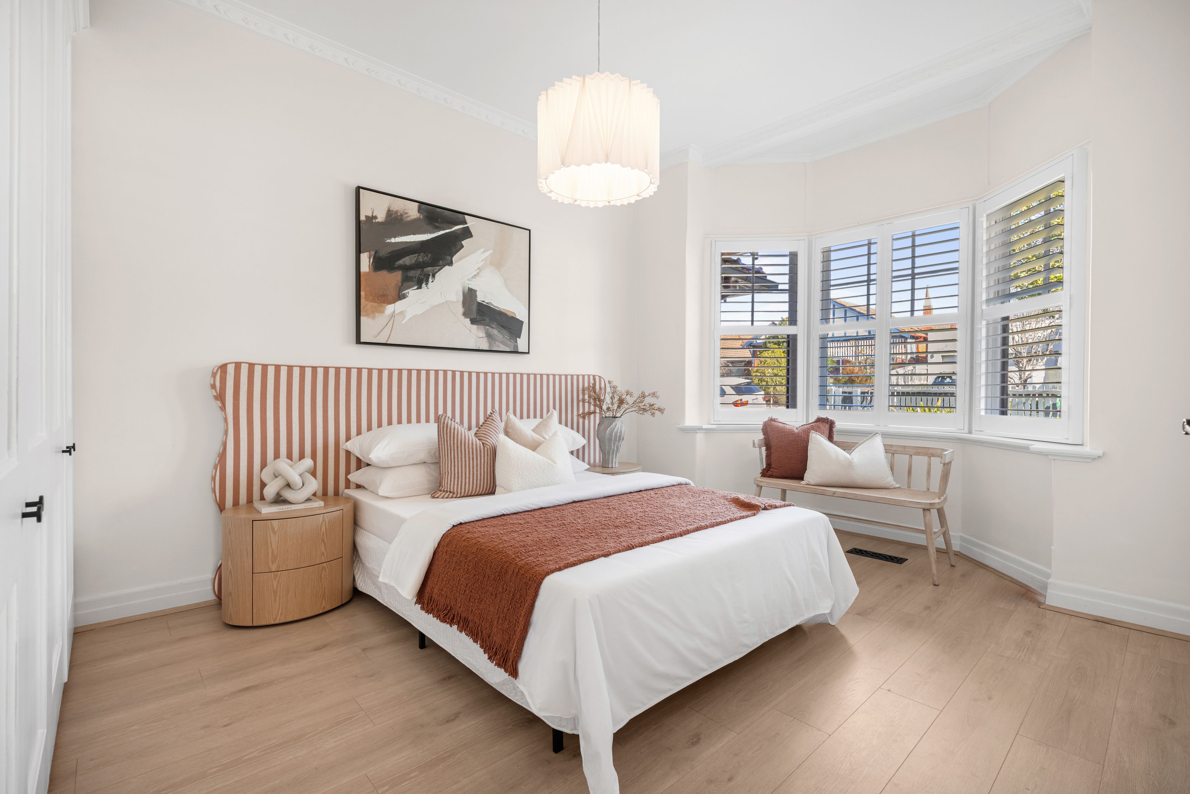 137 Eglinton Street — photo 8 of 13