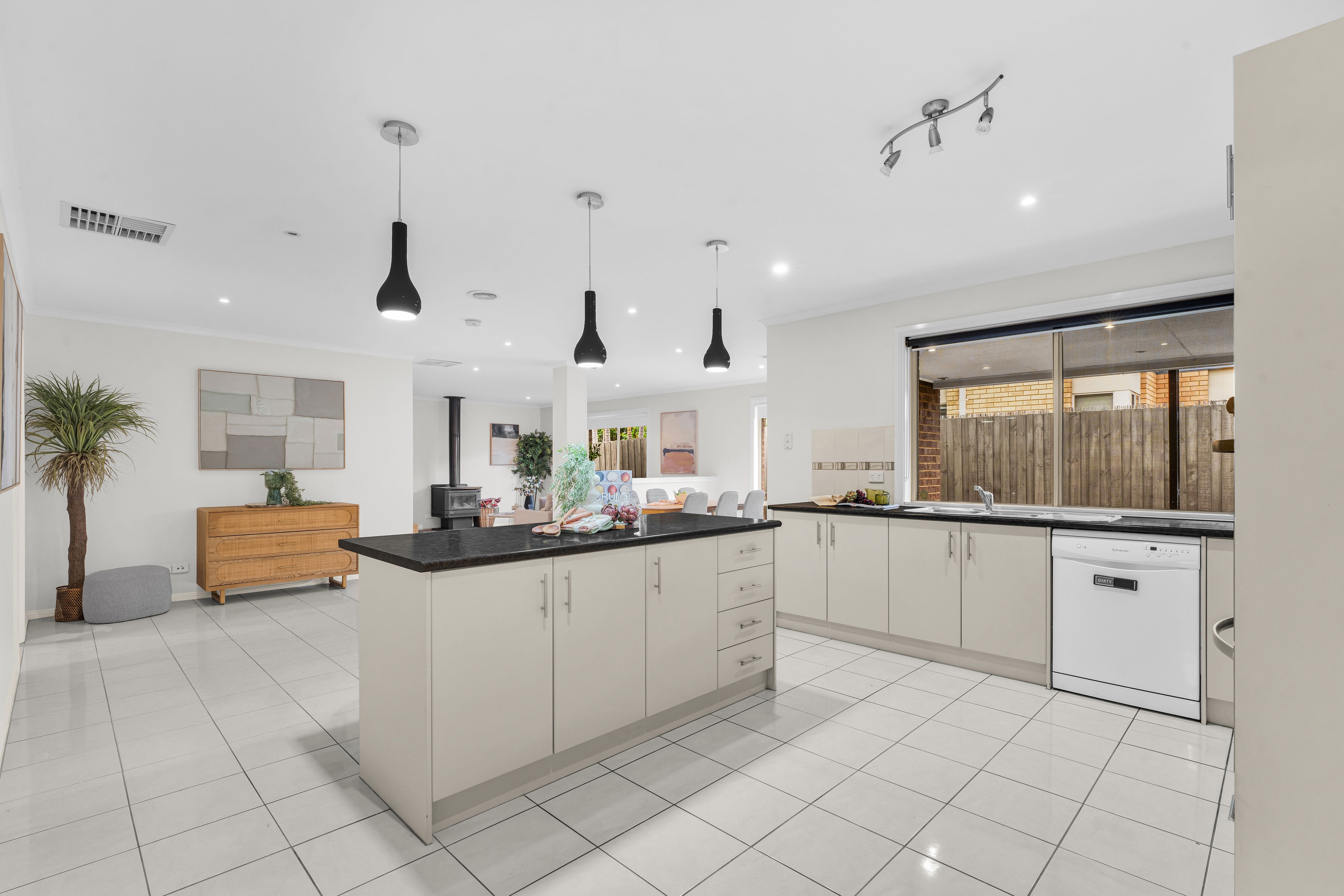 16 Bawden Street — photo 10 of 24