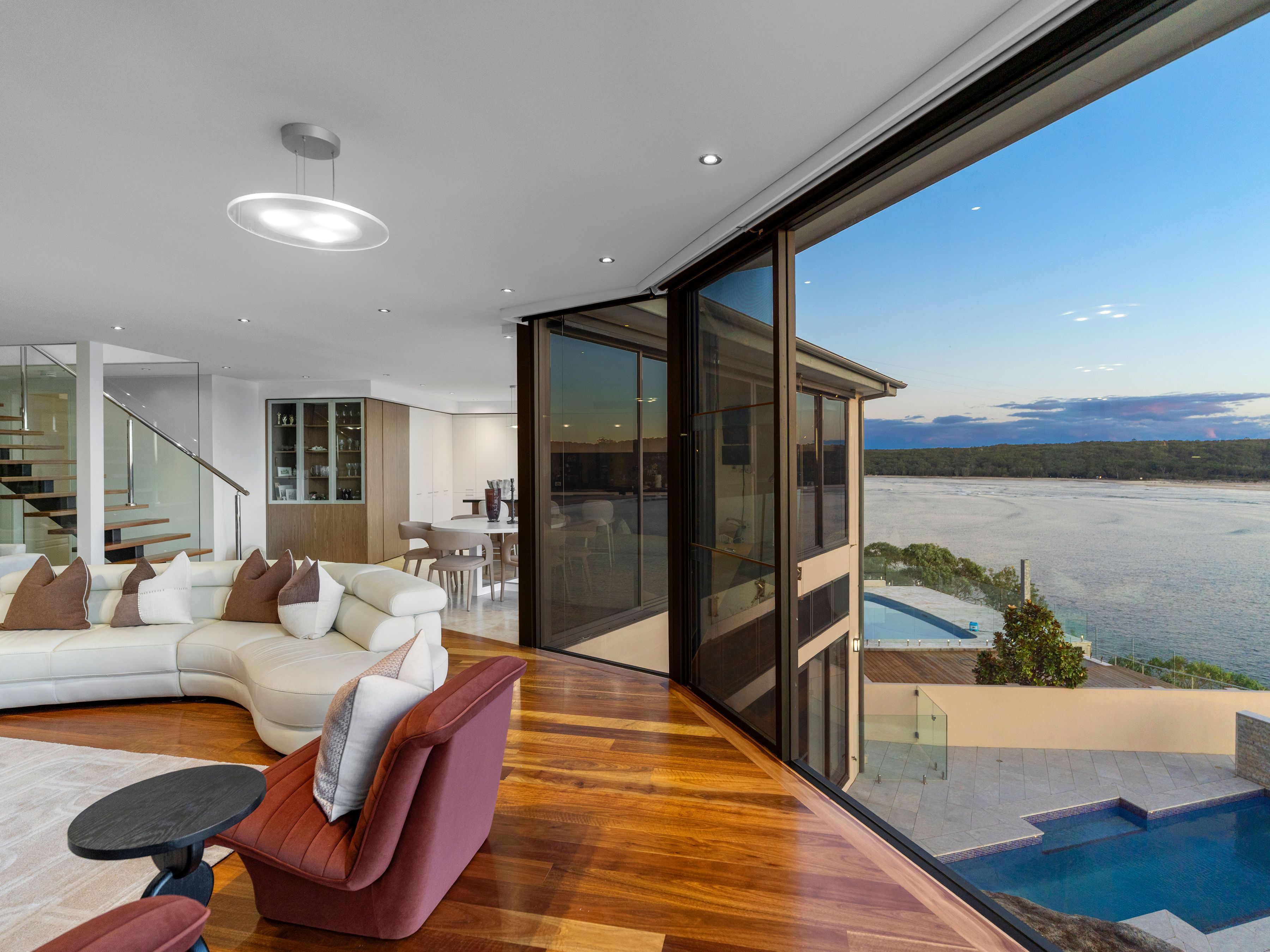12 Loch Lomond Crescent — photo 6 of 23