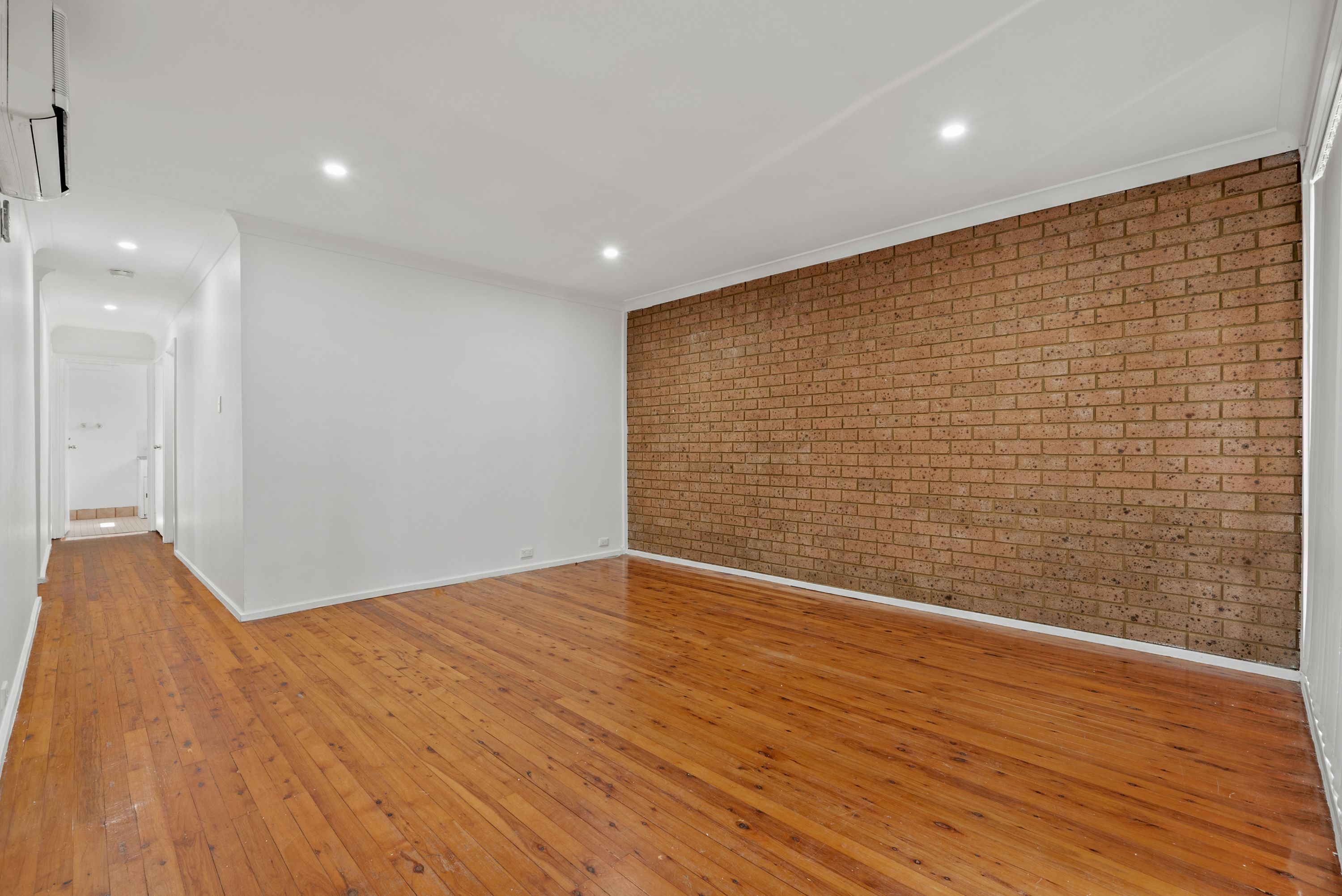9 Campbell Close, Minto, NSW 2566