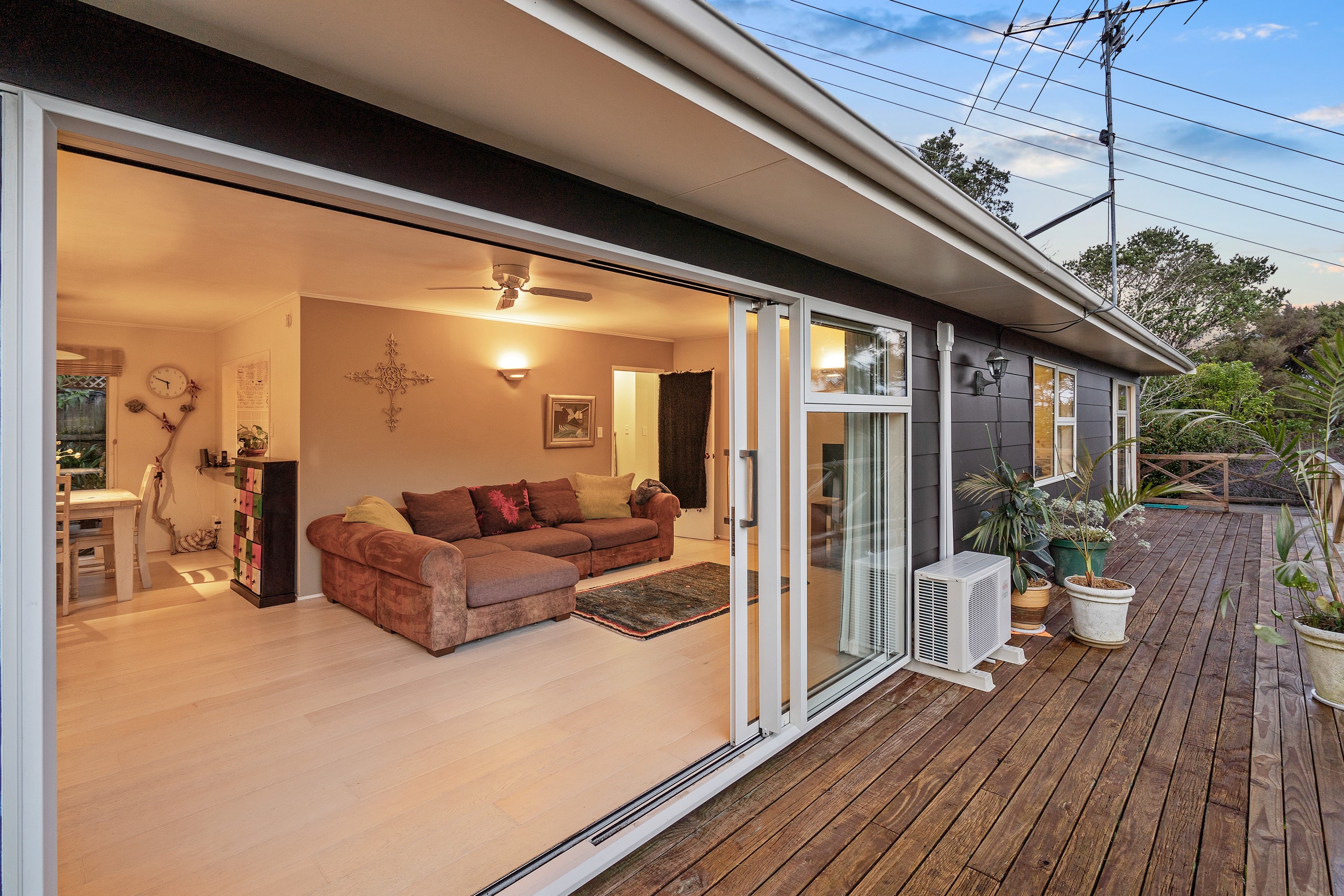 72 Roberts Road, Glenfield, North Shore City