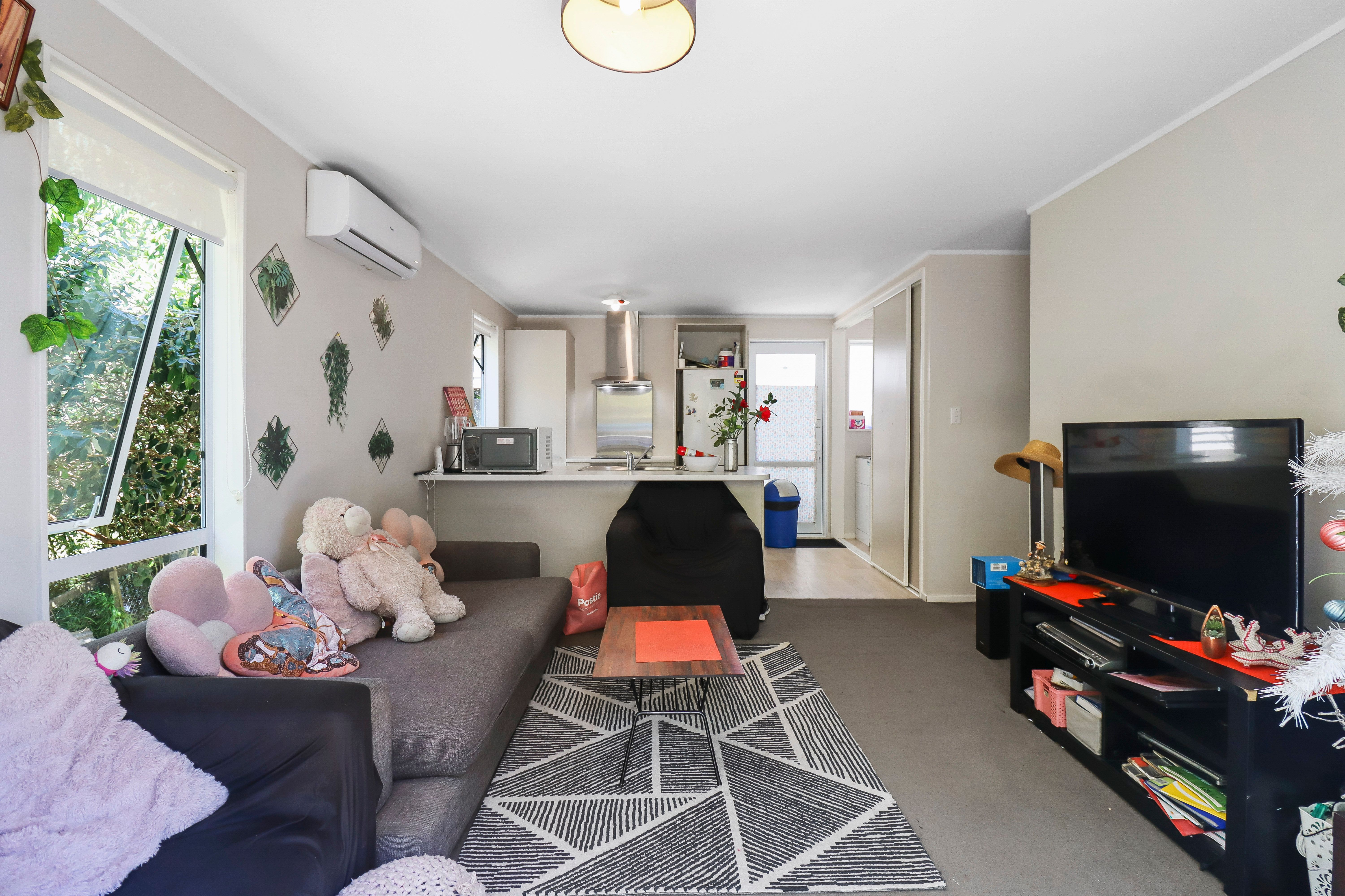 33a Antrim Crescent, Otara, Manukau City