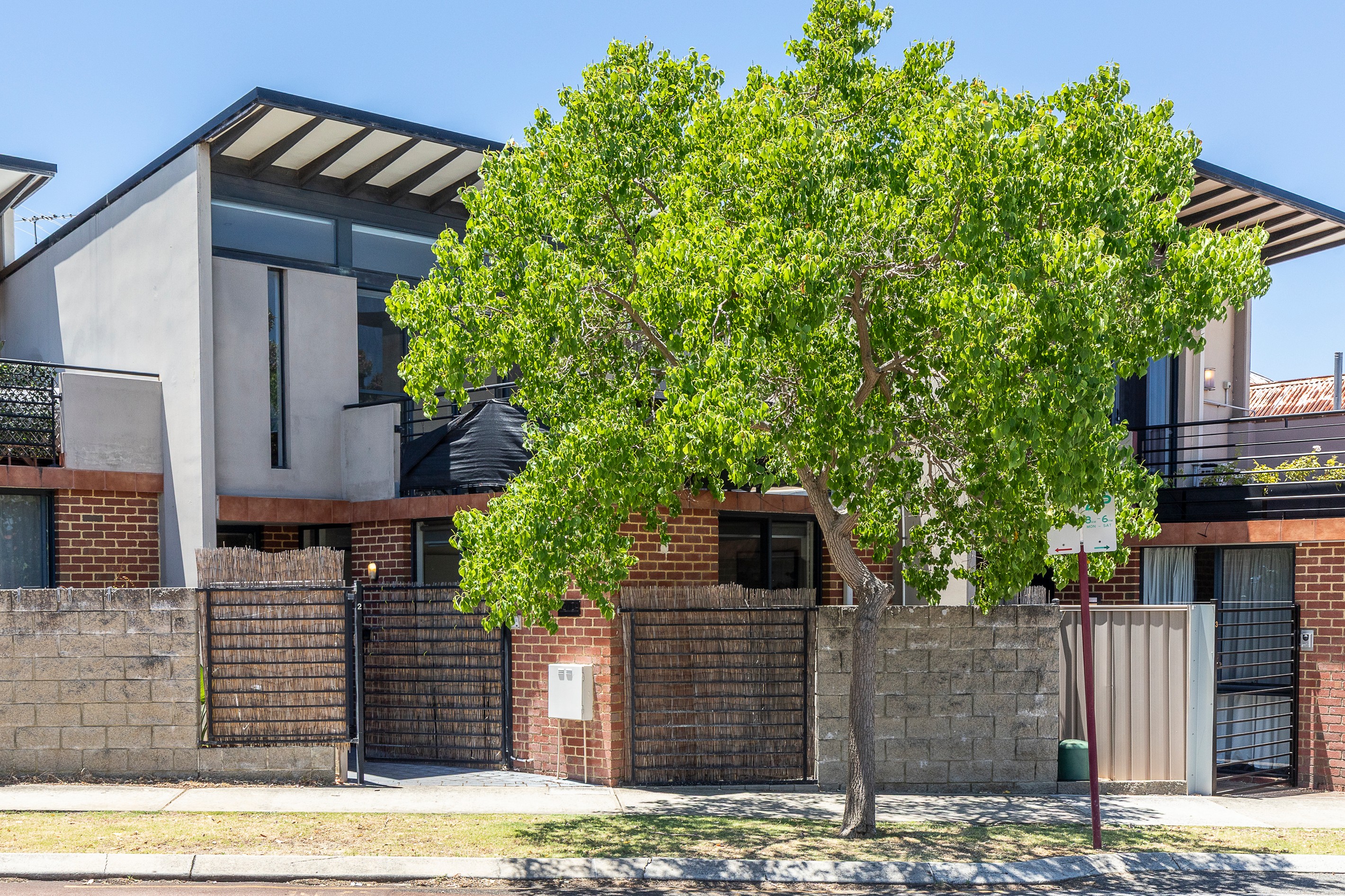 2/104 Scarborough Beach Road, Mount Hawthorn, WA 6016