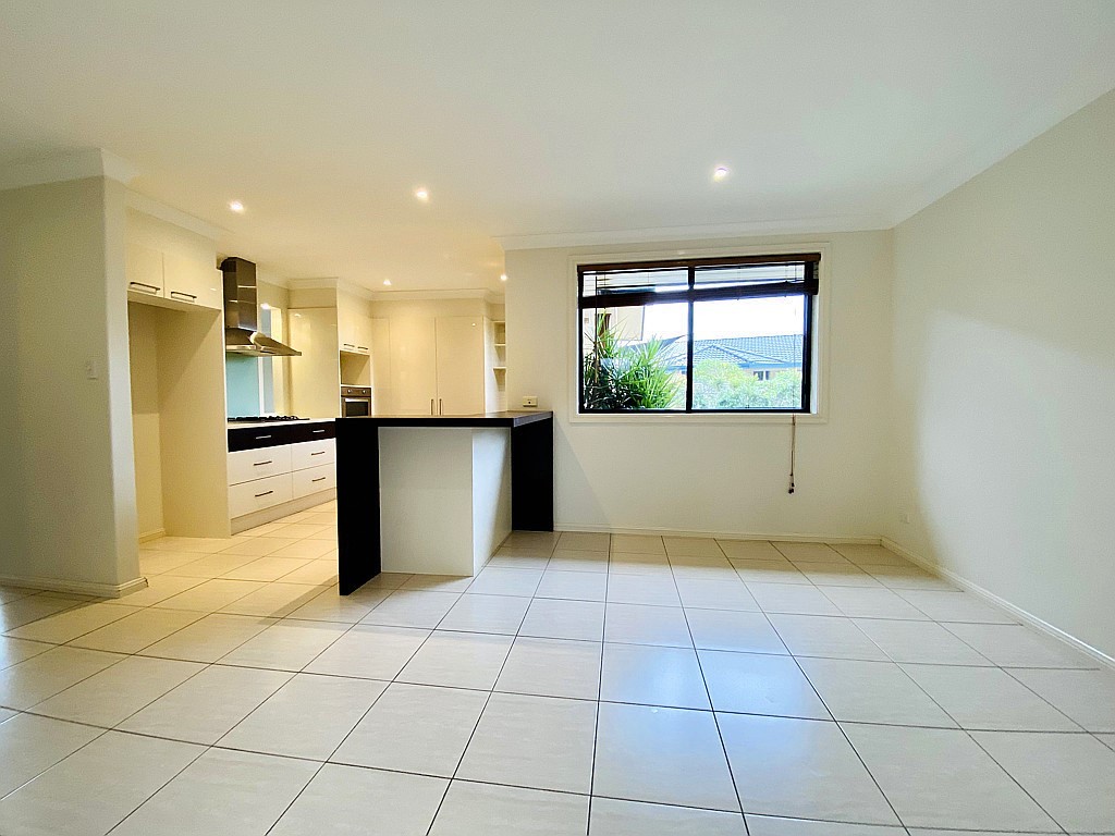 2/11 Yellowfin Avenue, Old Bar, NSW 2430