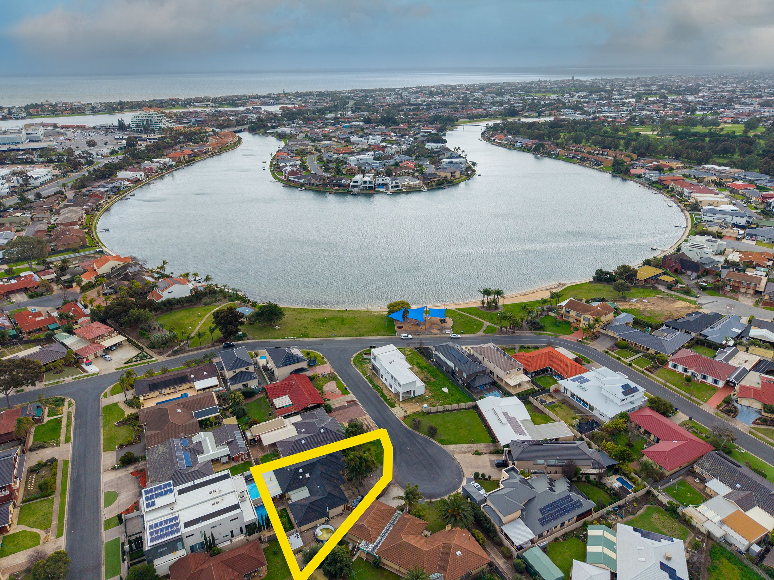 4 Tuart Place — photo 3 of 26