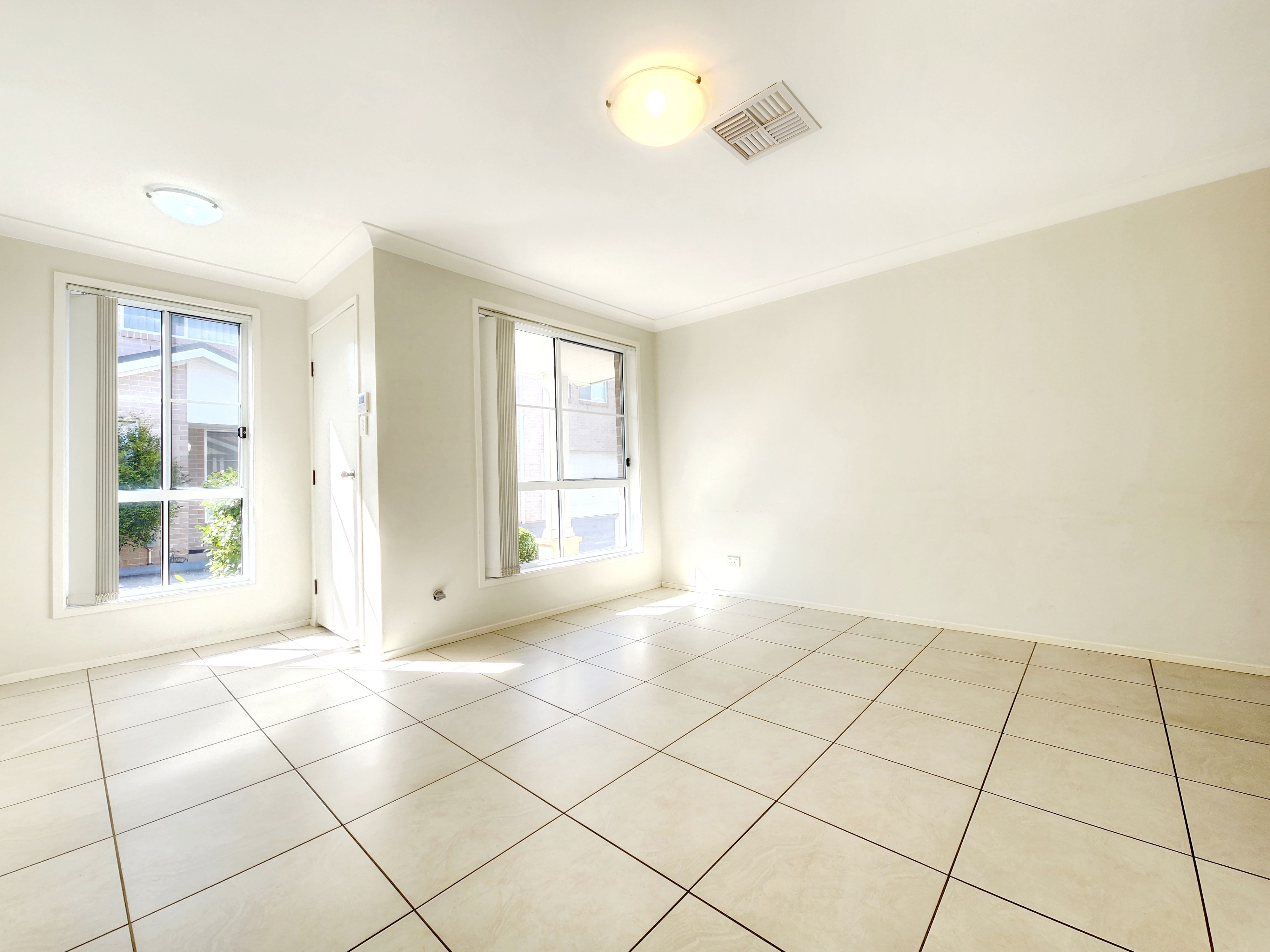 6/5 Vlatko Drive, West Hoxton, NSW 2171