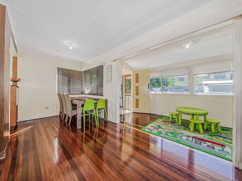 3 Bonneville Street, Holland Park West, QLD 4121