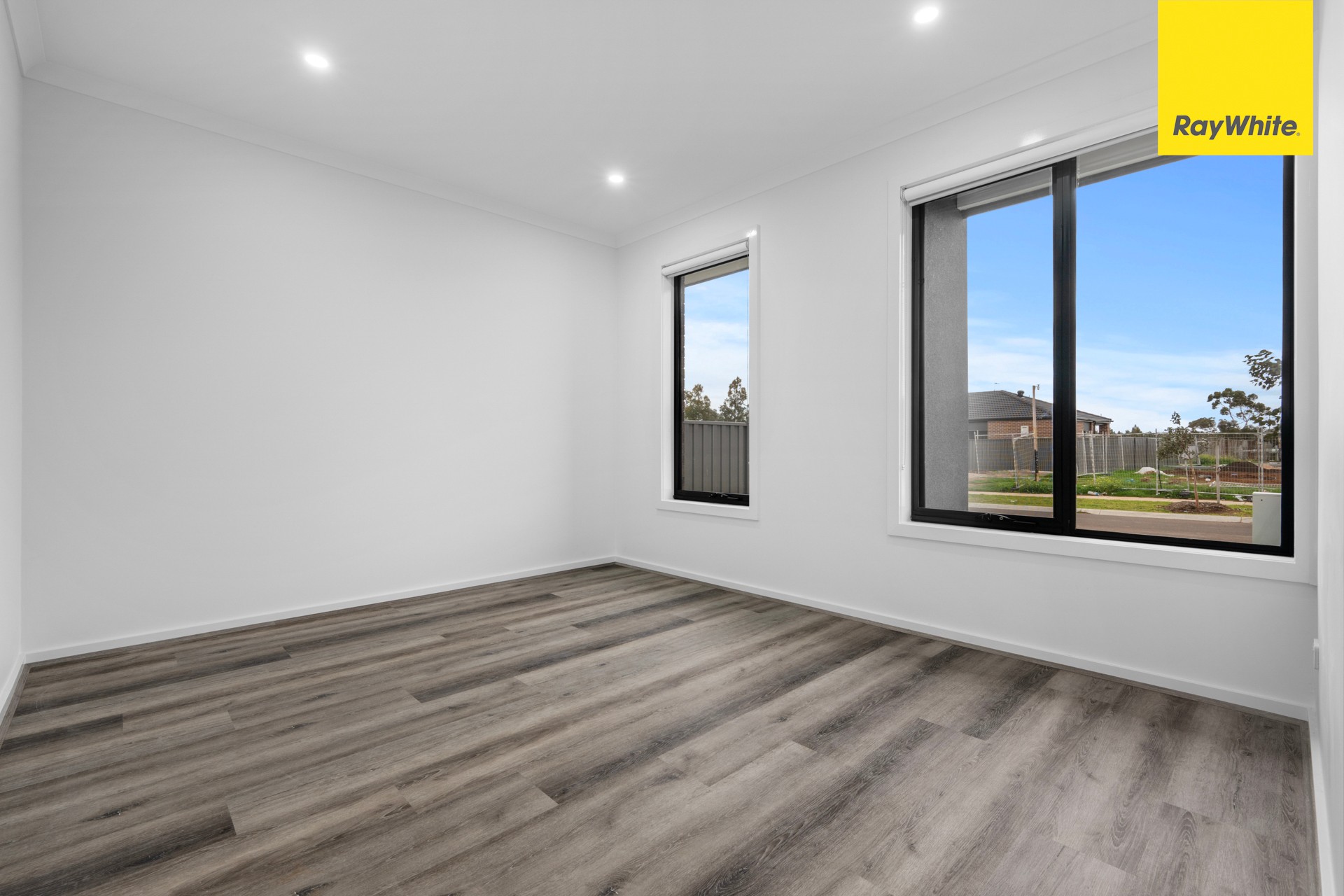 4 Pintail Drive, Melton South, VIC 3338