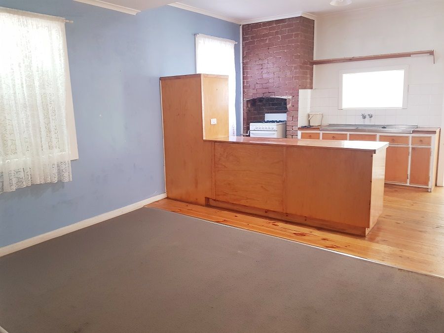 24 Pasco Street — photo 3 of 8