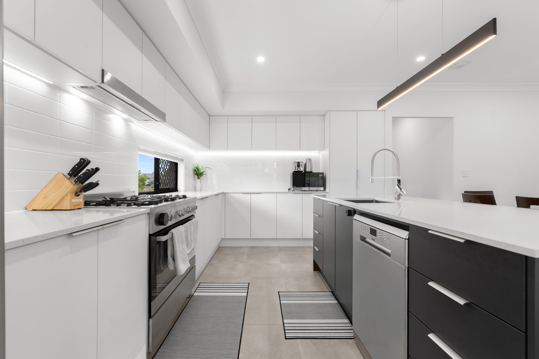 9 Waterway Crescent, Hillcrest, QLD 4118