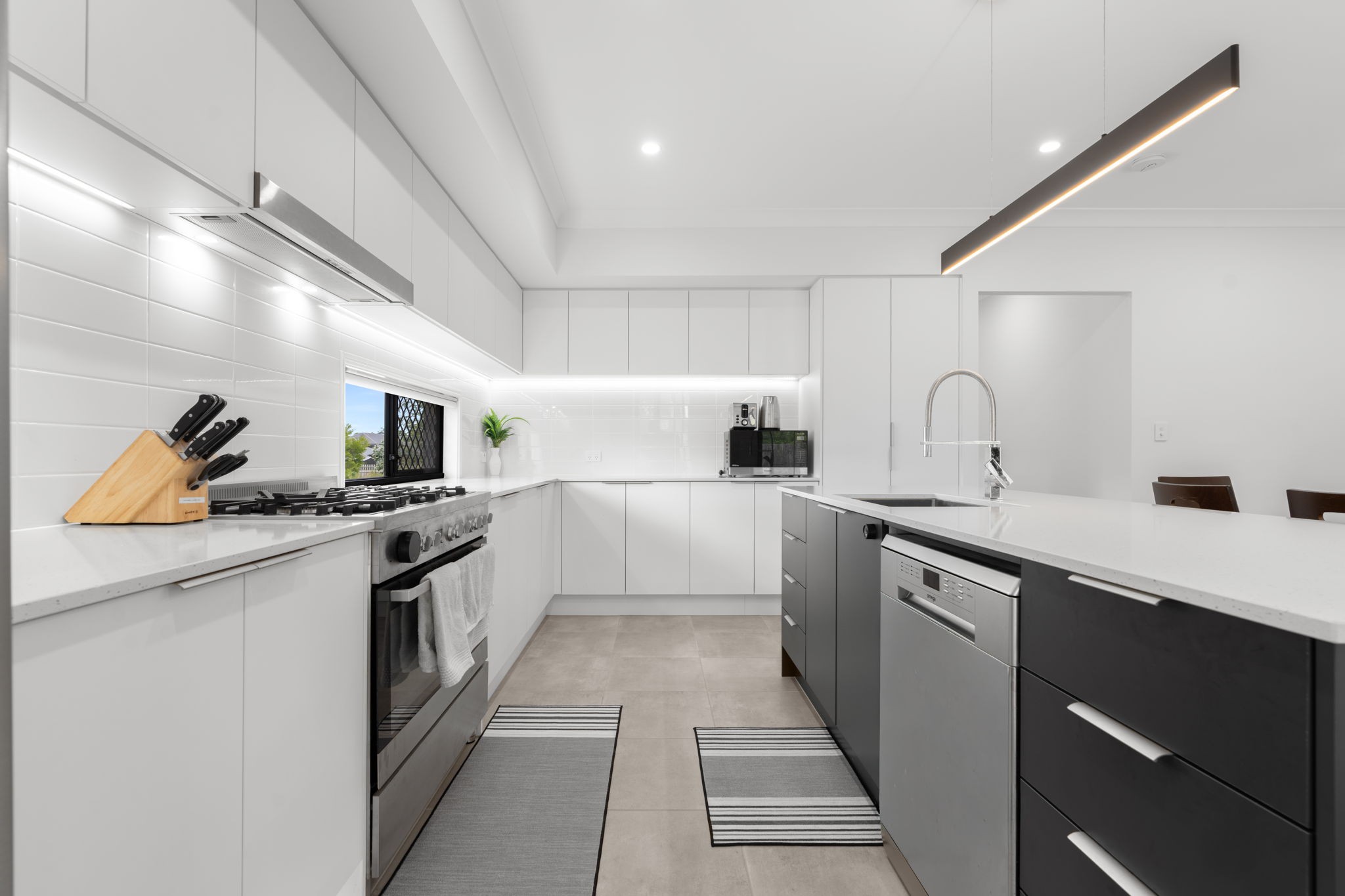 9 Waterway Crescent, Hillcrest, QLD 4118